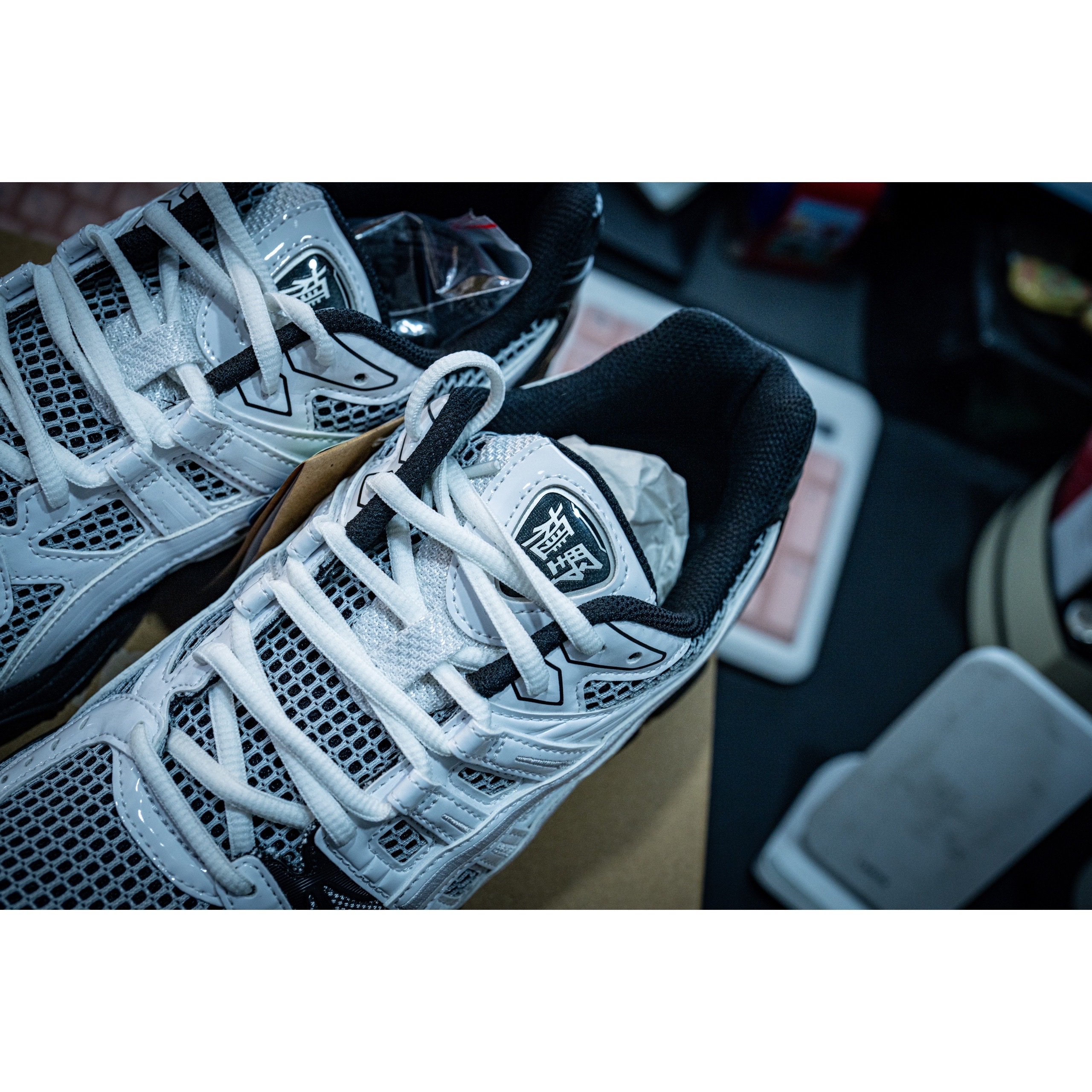 Asics x GmbH Gel-Kayano Legacy White Black 착용 스타일 - 1