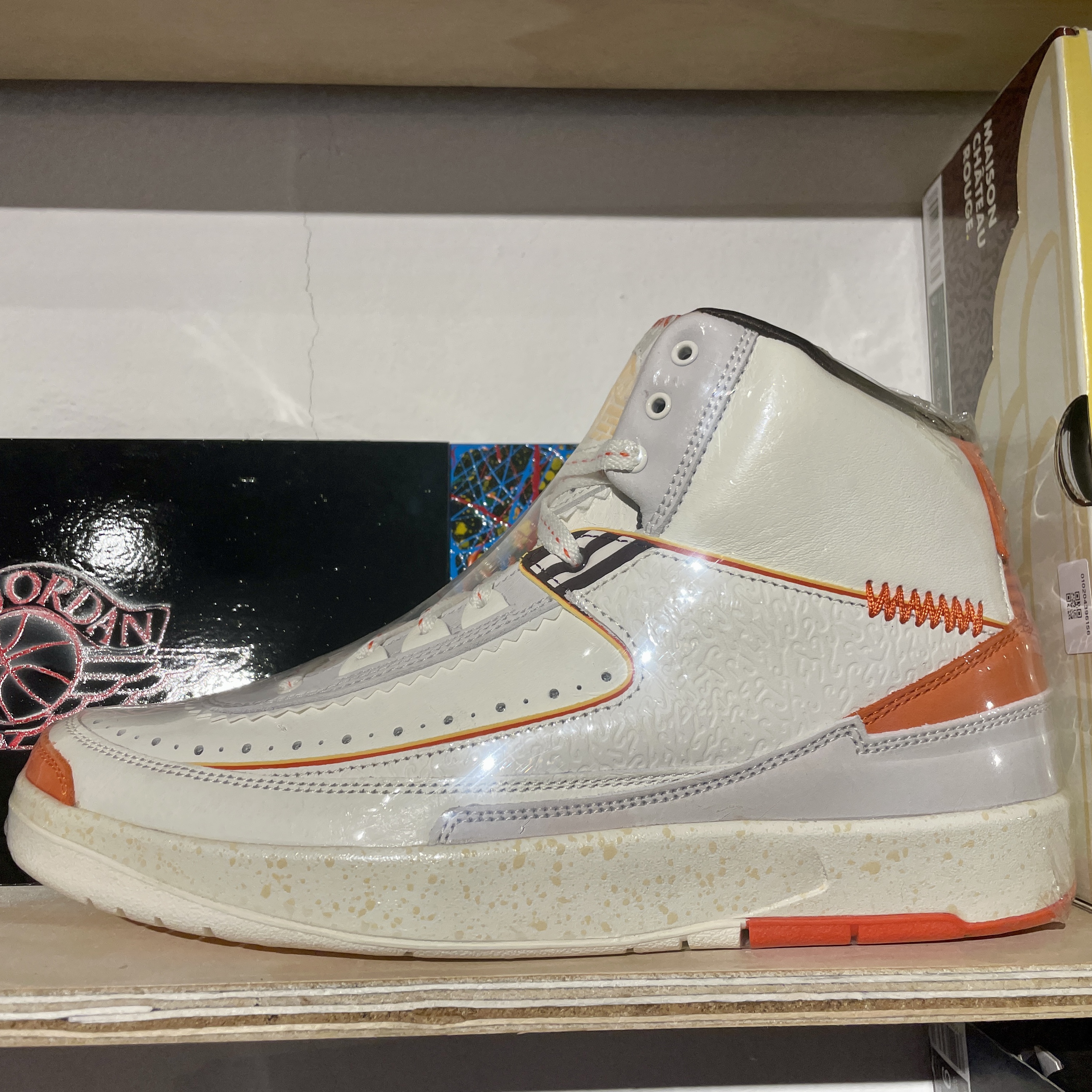 Jordan 2 x Maison Chateau Rouge Retro SP Orange and Sail 착용 스타일 - 1
