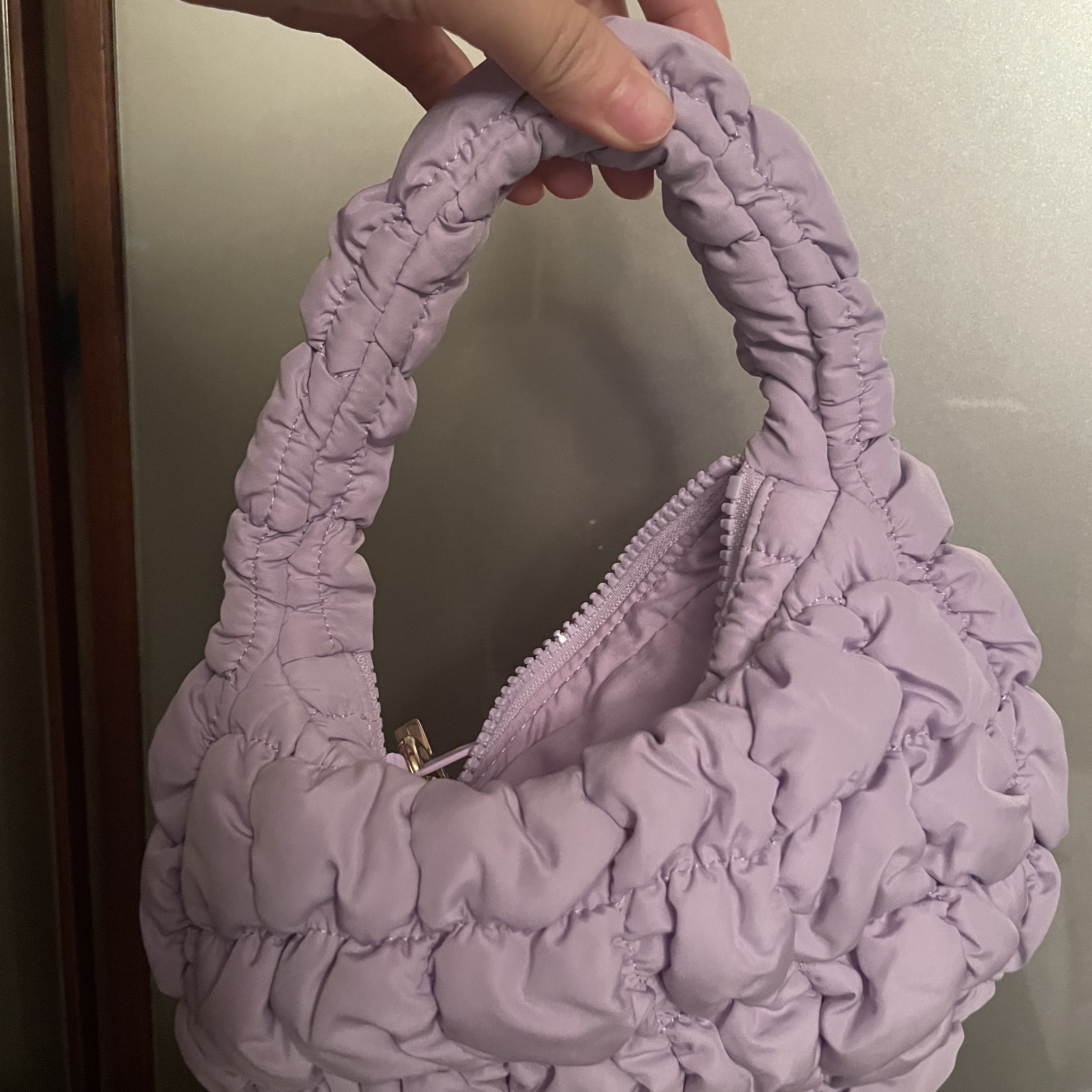 COS Quilted Micro Bag Purple 착용 스타일