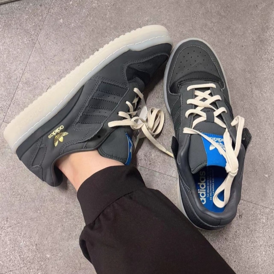 Adidas Forum Low CL Solid Grey Carbon 착용 스타일