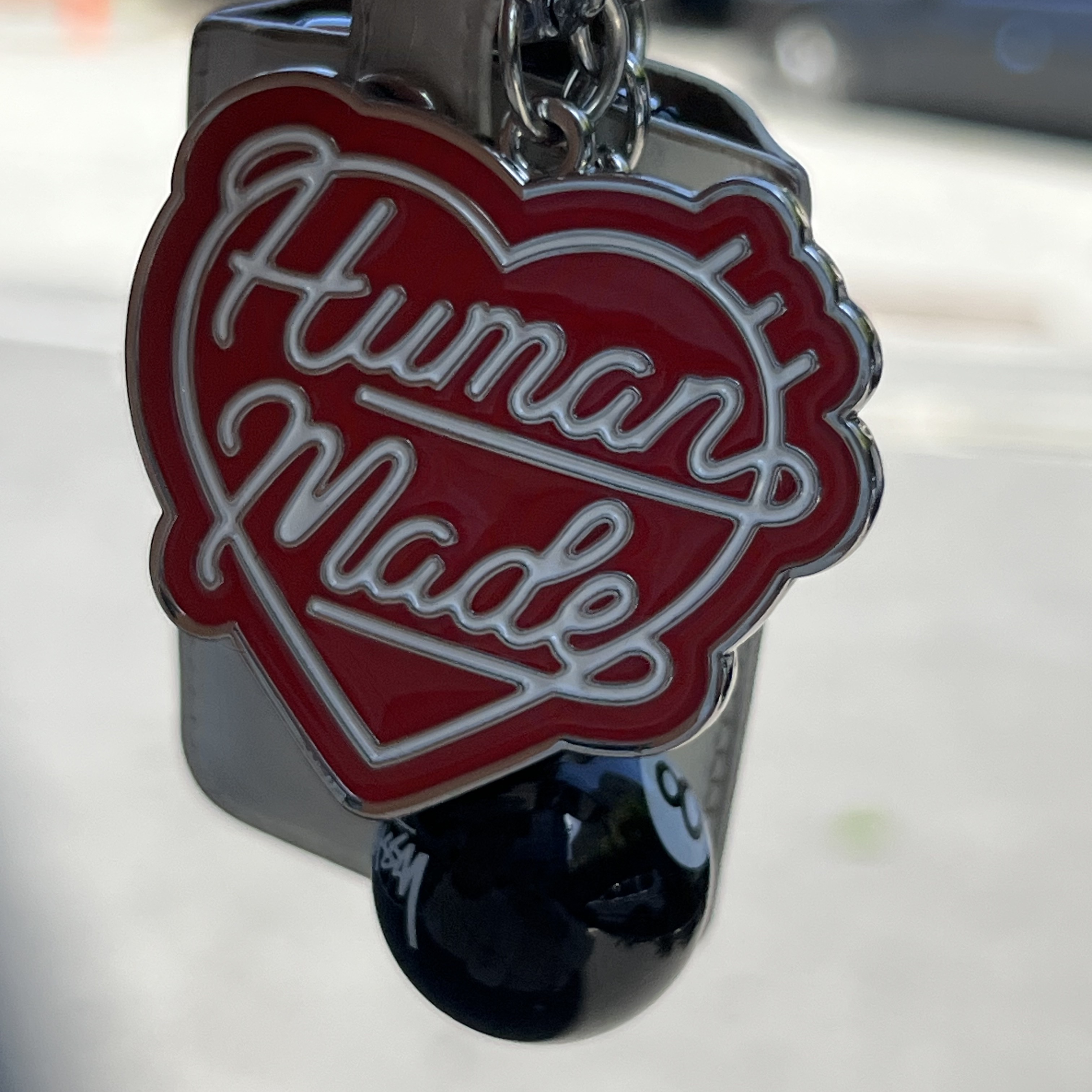 Human Made Heart Keyring Red, Stussy 8 Ball Keychain Black 착용 스타일