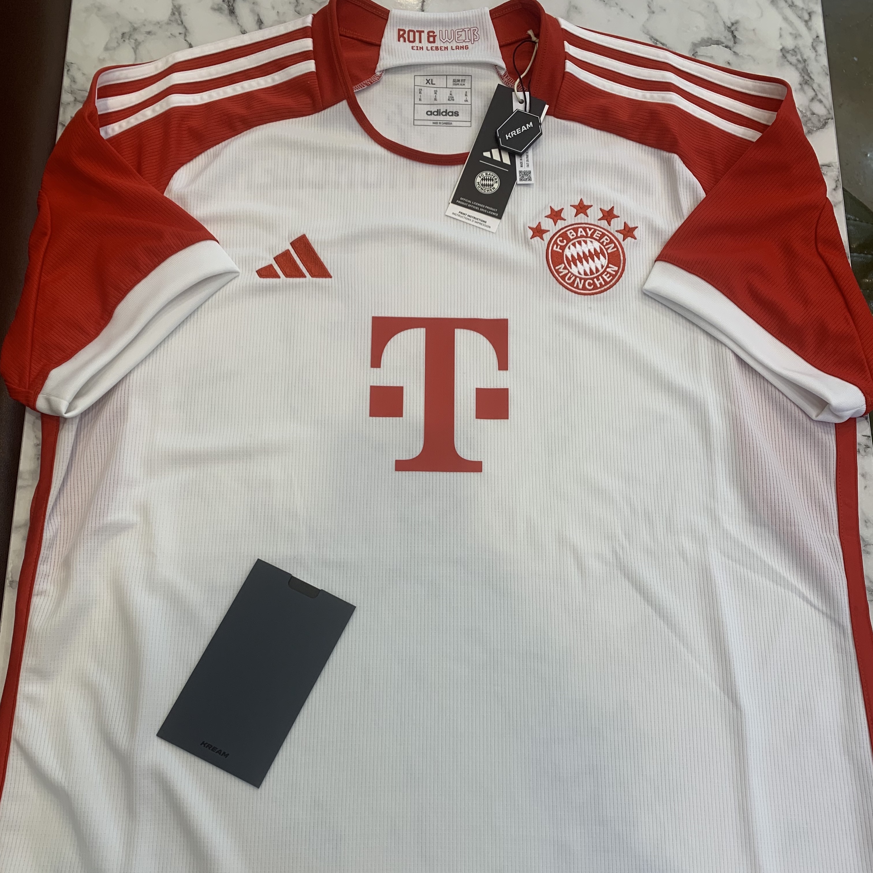 Adidas Bayern Munchen 2023/24 Home Jersey White Red - US Sizing (Non Marking Ver.) 착용 스타일 - 2