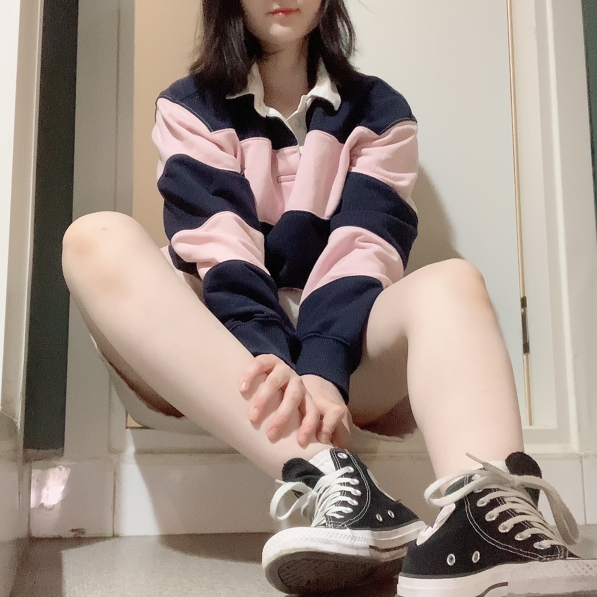 Essentials Sweatshorts Egg Shell - 22FW, Converse Chuck Taylor All Star Hi Black 착용 스타일 - 1