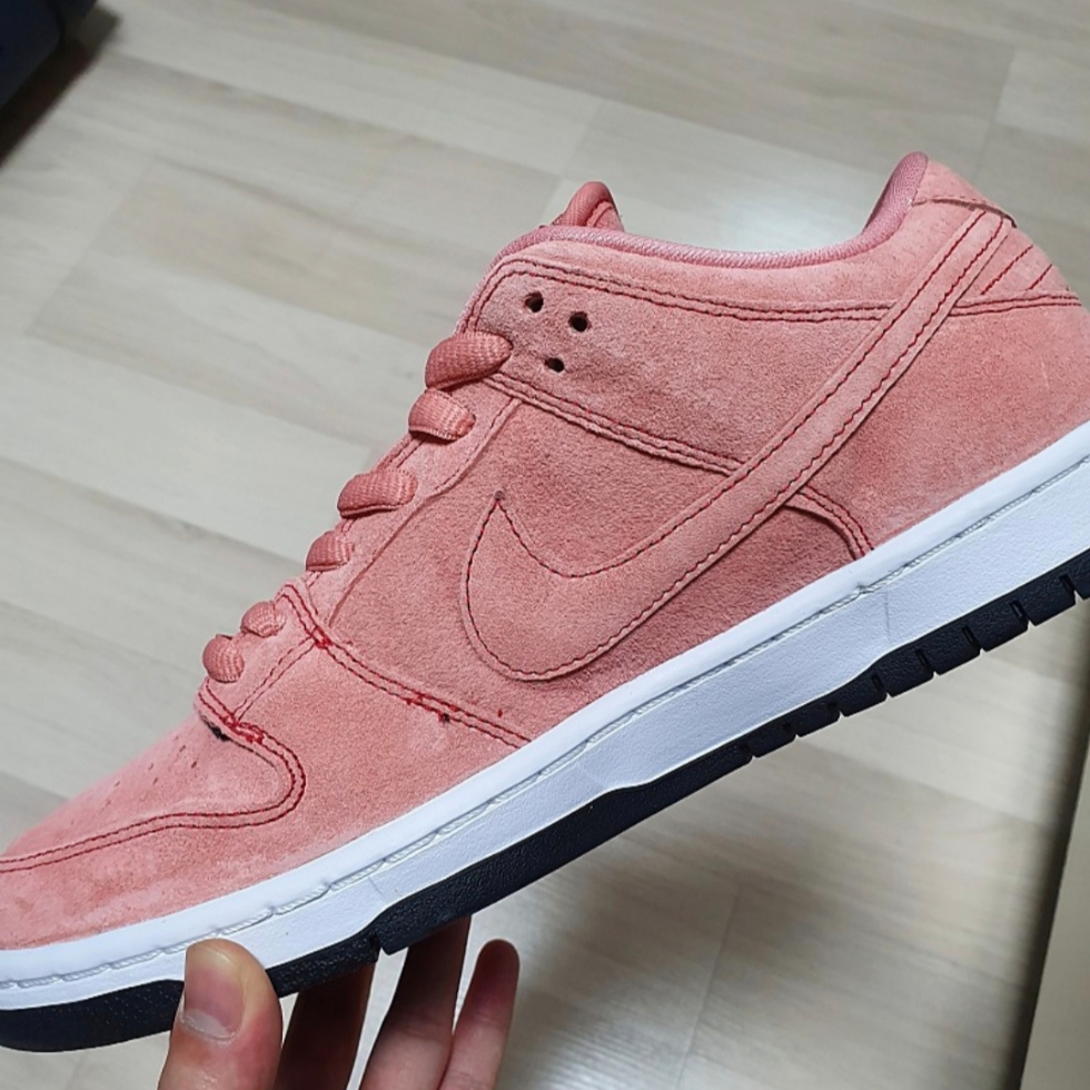 Nike SB Dunk Low Pro Pink Pig 착용 스타일