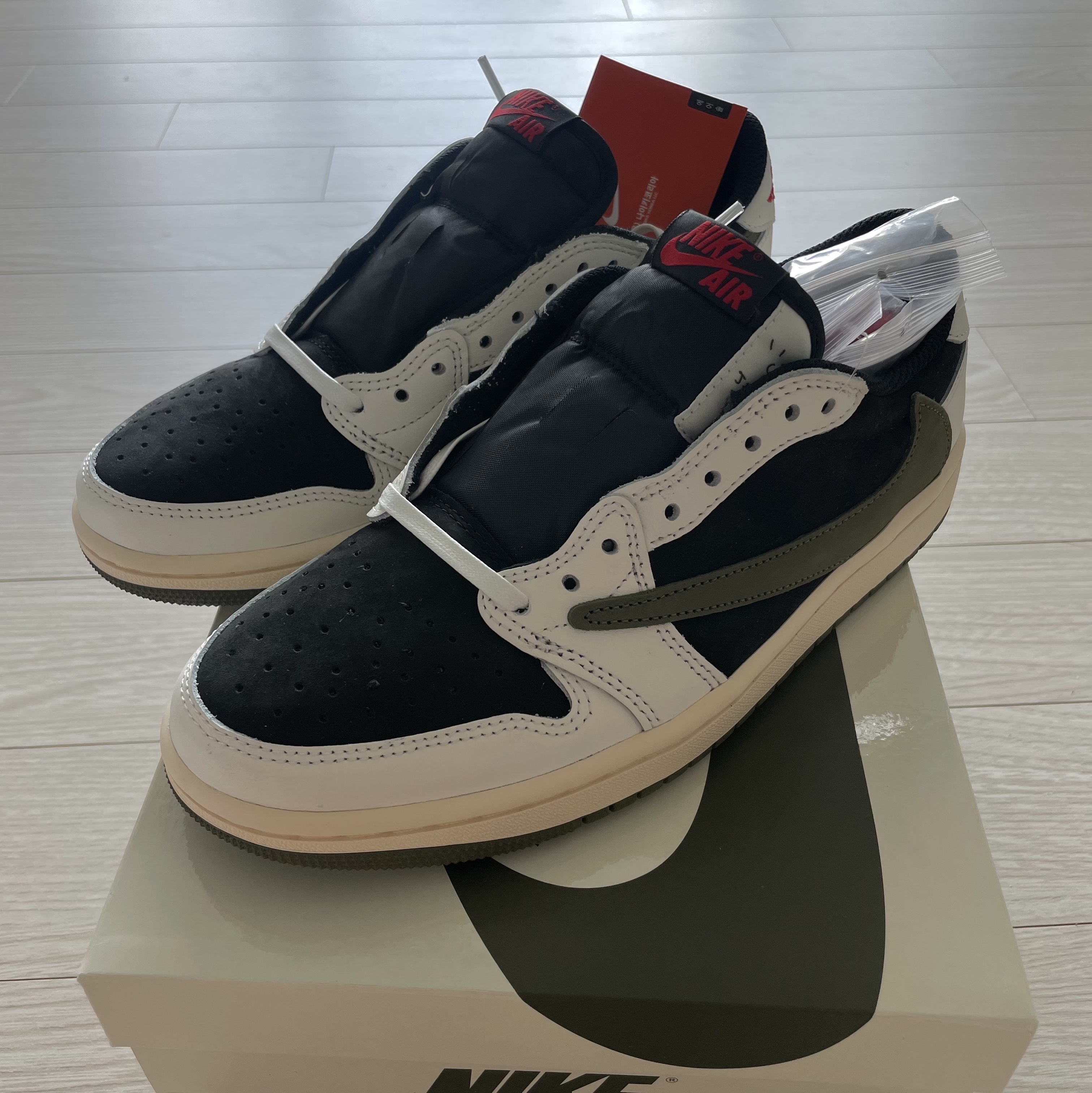 (W) Jordan 1 x Travis Scott Retro Low OG SP Medium Olive 착용 스타일