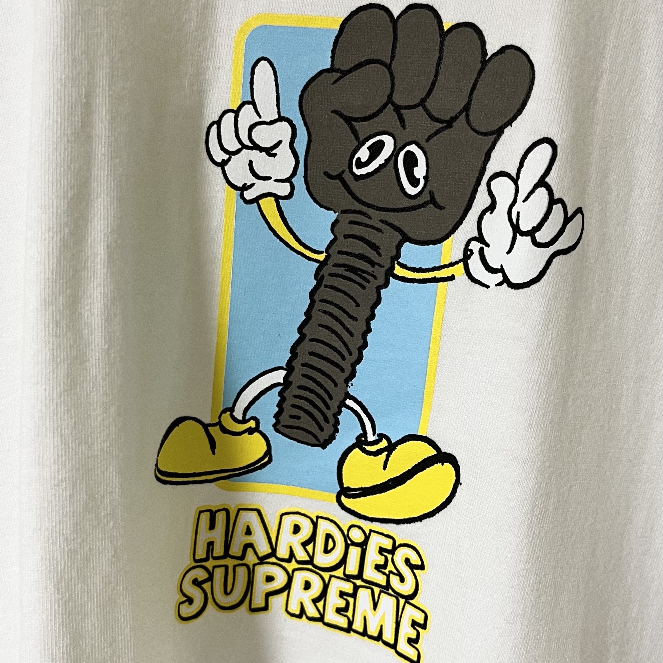 Supreme x Hardies Bolt T-Shirt White - 23SS 착용 스타일