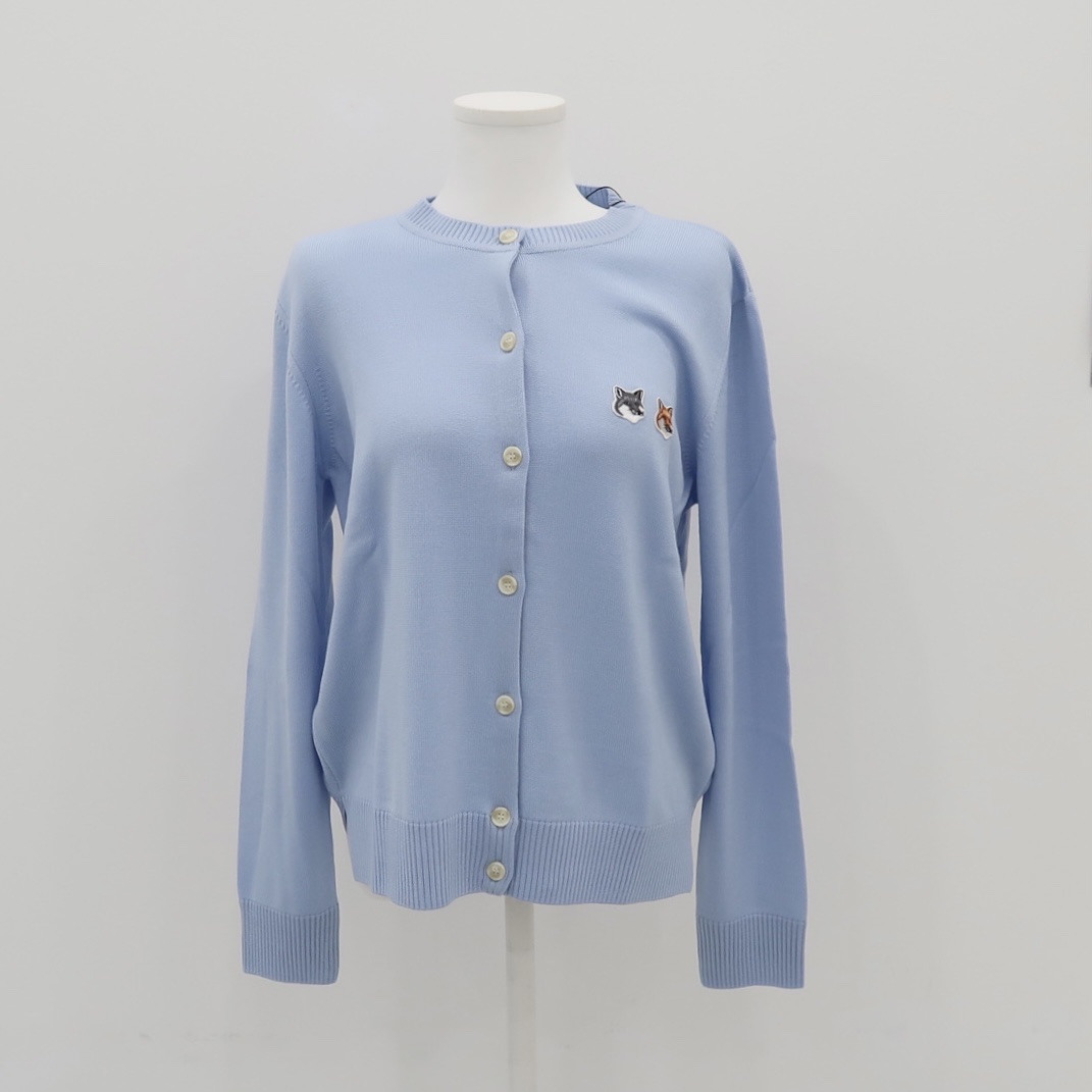 (W) Maison Kitsune Double Fox Head Patch R-Neck Cardigan Pale Blue 착용 스타일 - 4