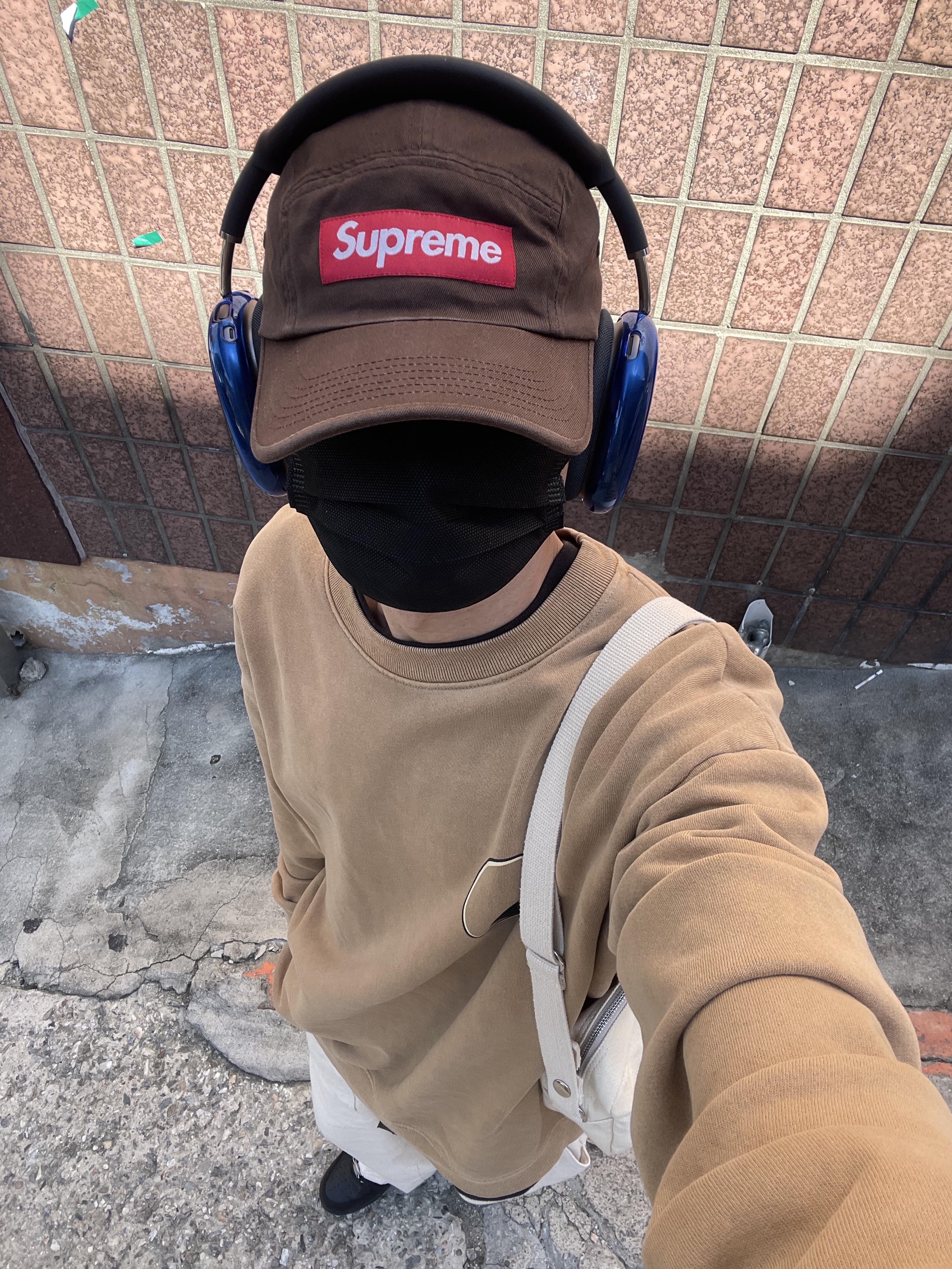 Nike x Supreme Air Force 1 Low Black, Stussy Canvas Side Pouch Natural 착용 스타일 - 4