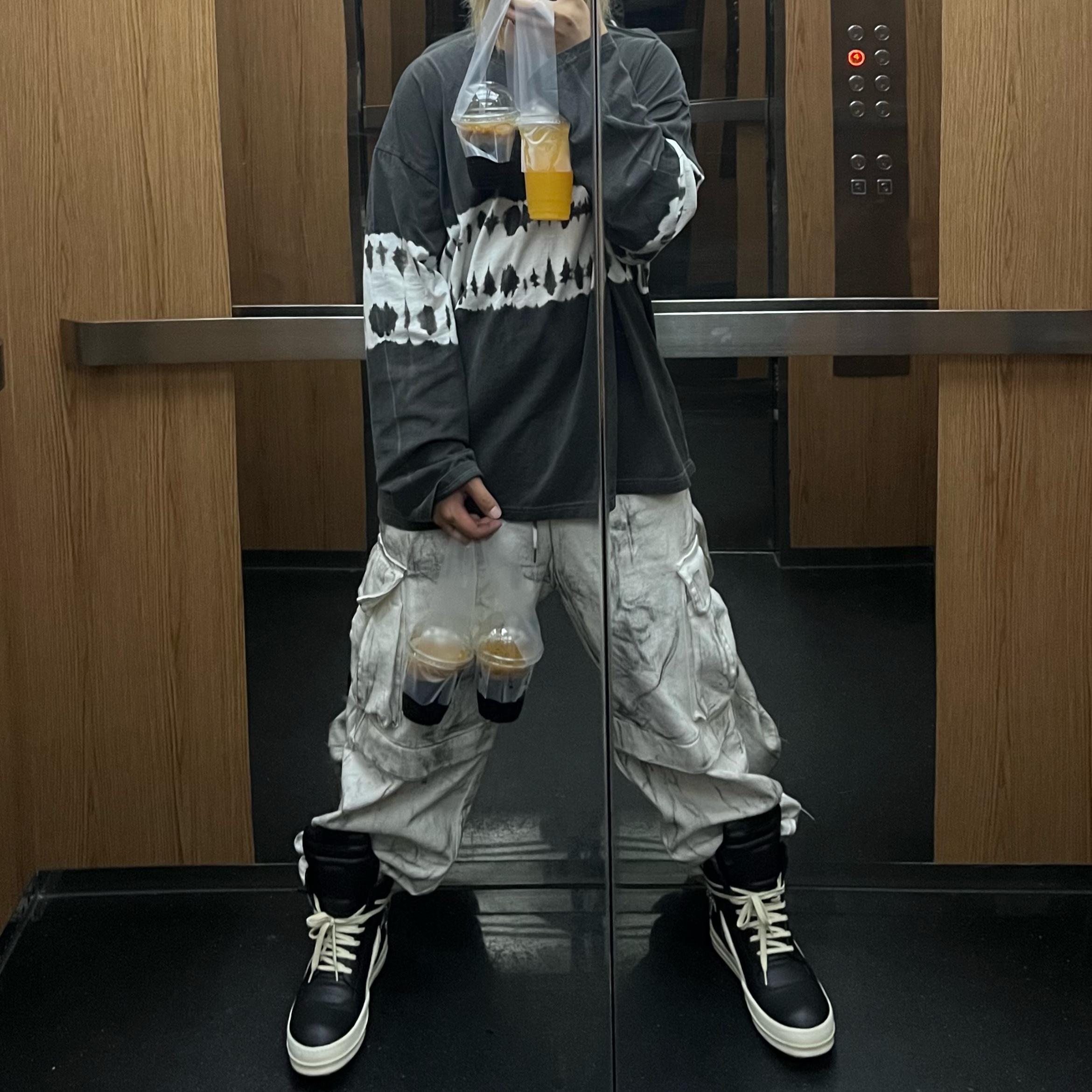 Rick Owens Geobasket Full Grain Calf Leather Strobe Sneakers Black Milk White 착용 스타일 - 3