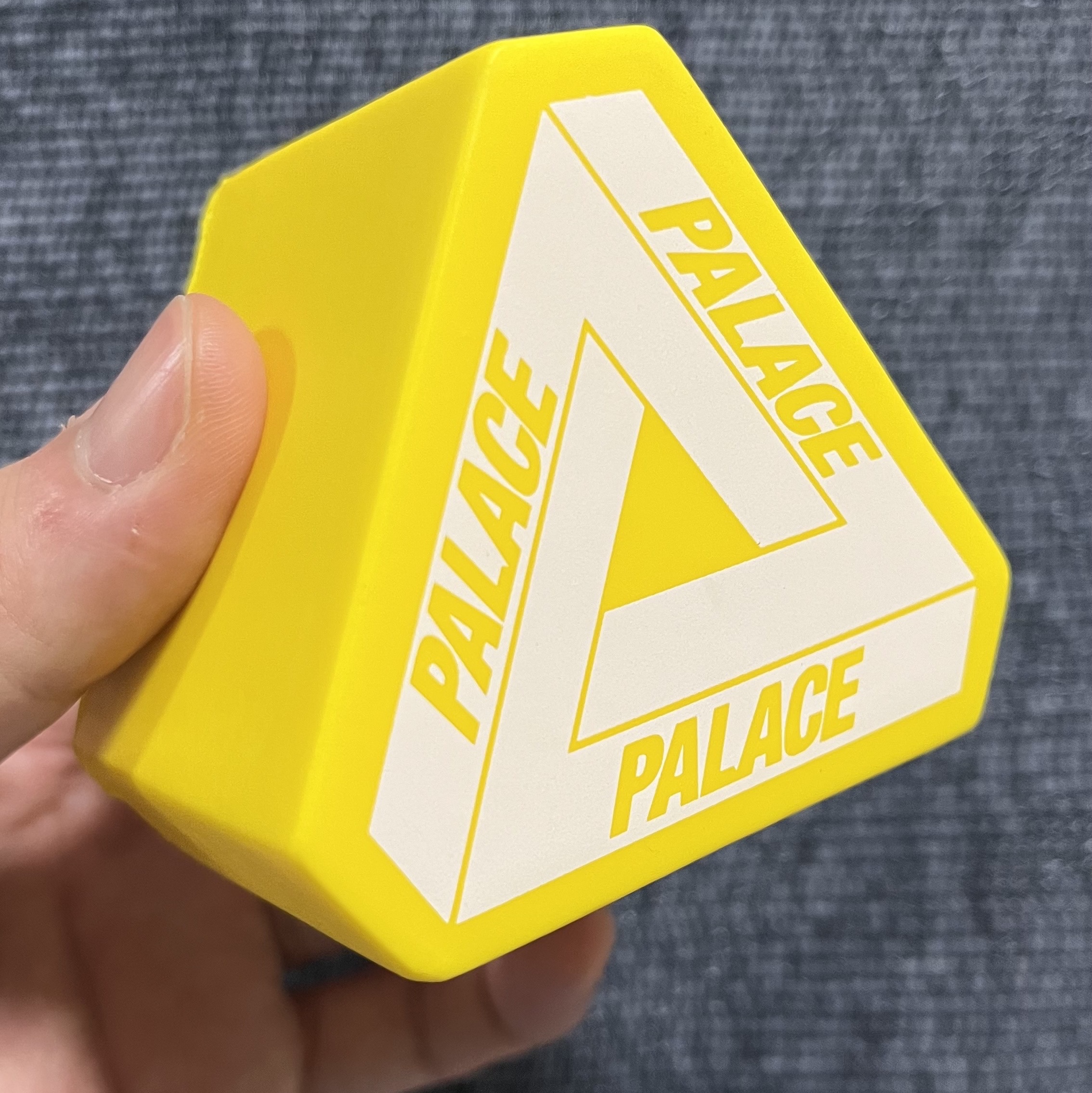 Palace Tri-Ferg Stress Ball Yellow - 23SS 착용 스타일