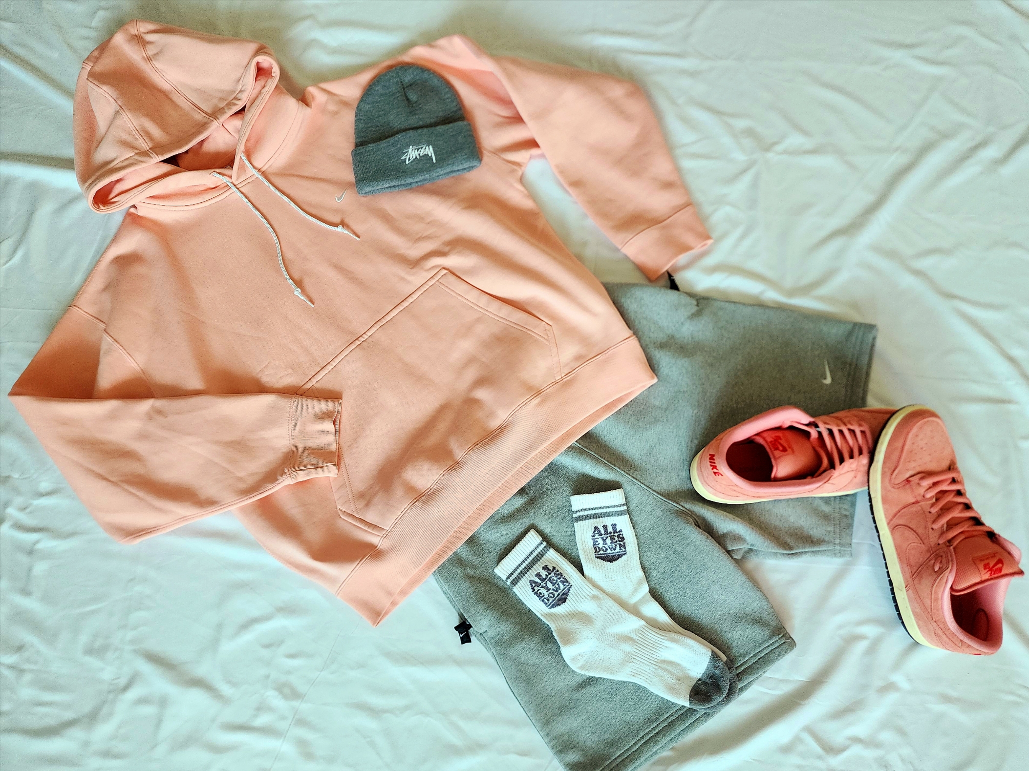 Nike NRG Solo Swoosh Fleece Hoodie Bleached Coral - US/EU, Nike NRG Solo Swoosh Fleece Shorts Dark Grey Heather - Asia 착용 스타일 - 3