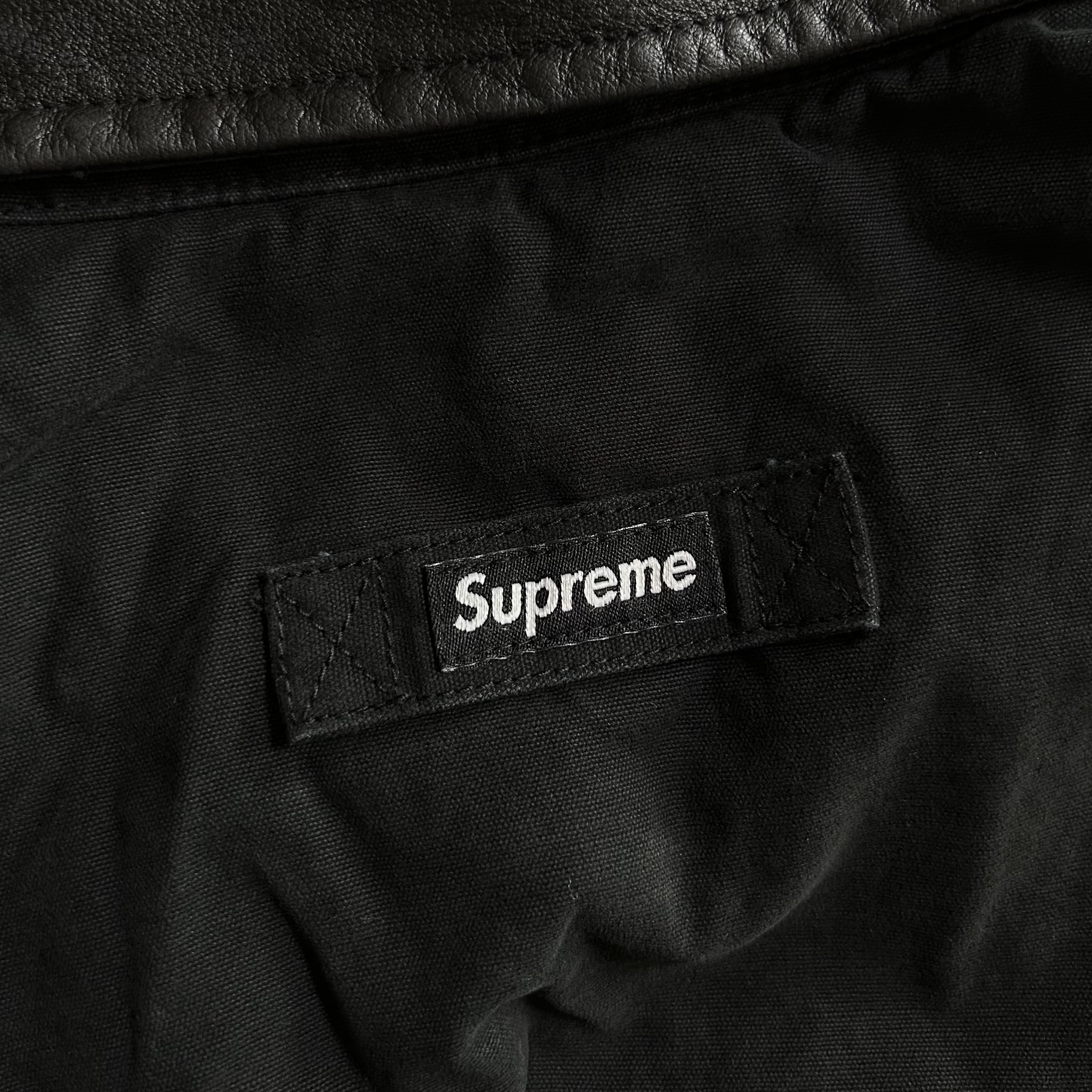 Supreme Leather Collar Utility Jacket Black - 23FW 착용 스타일 - 1