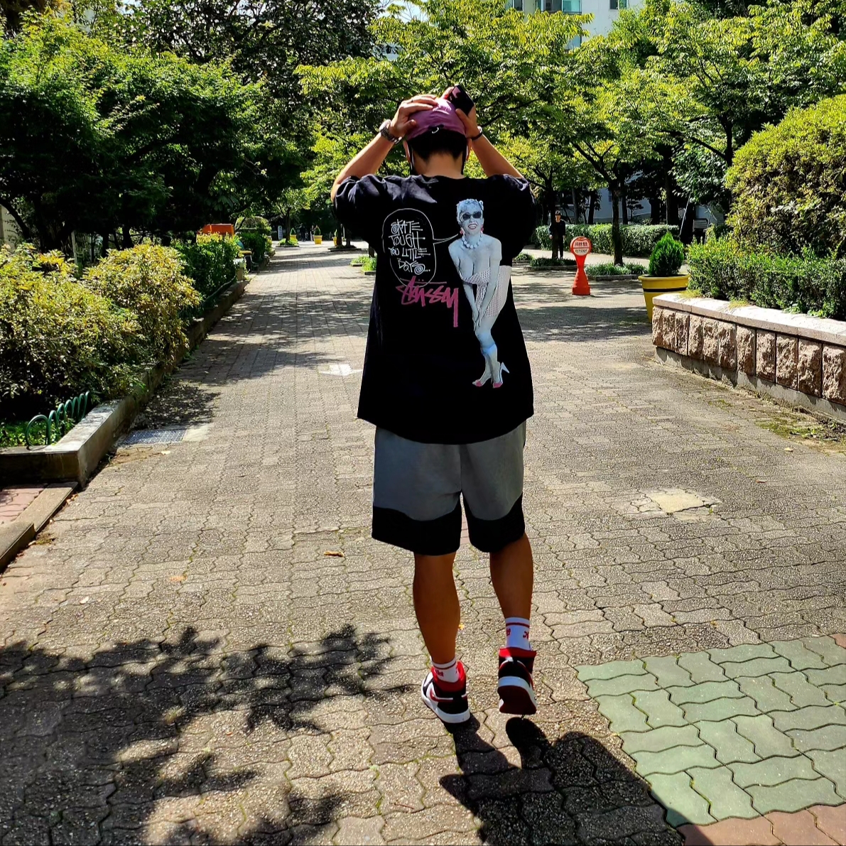 Stussy Skate Tough T-Shirt Black, Stone Island 99576 Nylon Metal 6-Panel Cap Cyclamen - 22SS 착용 스타일
