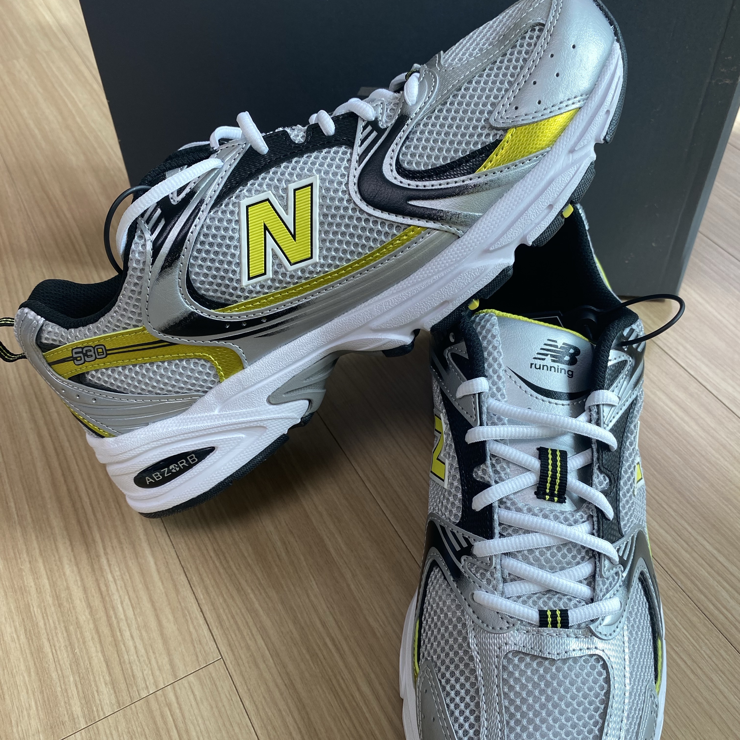 New Balance 530 Silver 착용 스타일 - 2