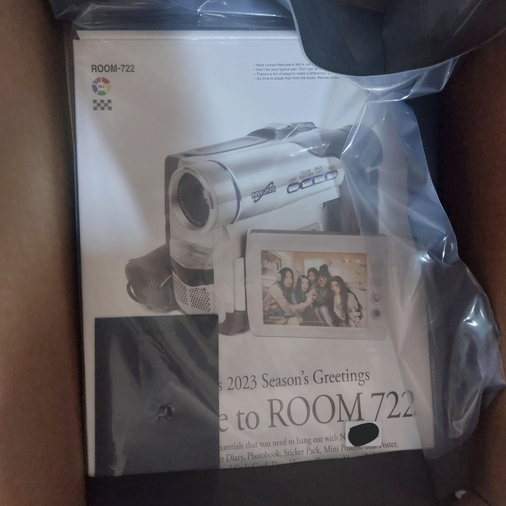 NewJeans Welcome to Room 722 Season’s Greetings 2023 착용 스타일 - 1