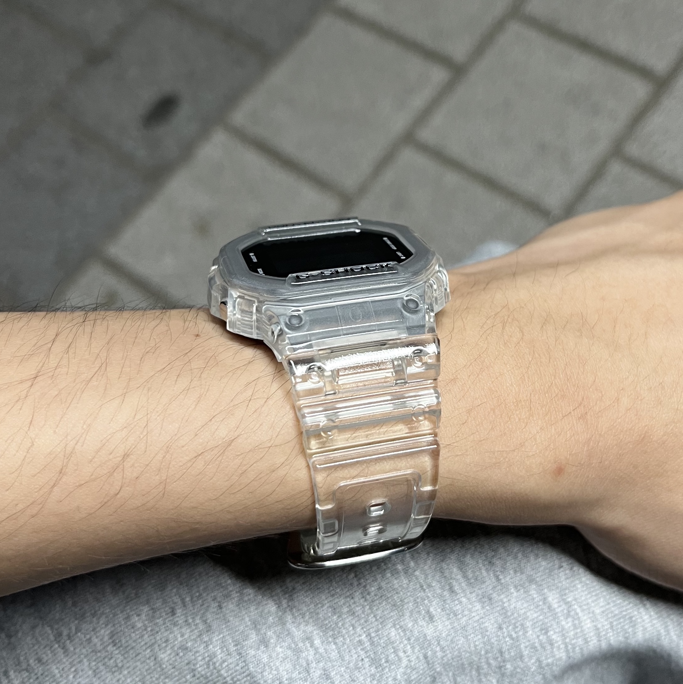 Casio G-Shock DW-5600SKE-7 착용 스타일 - 2