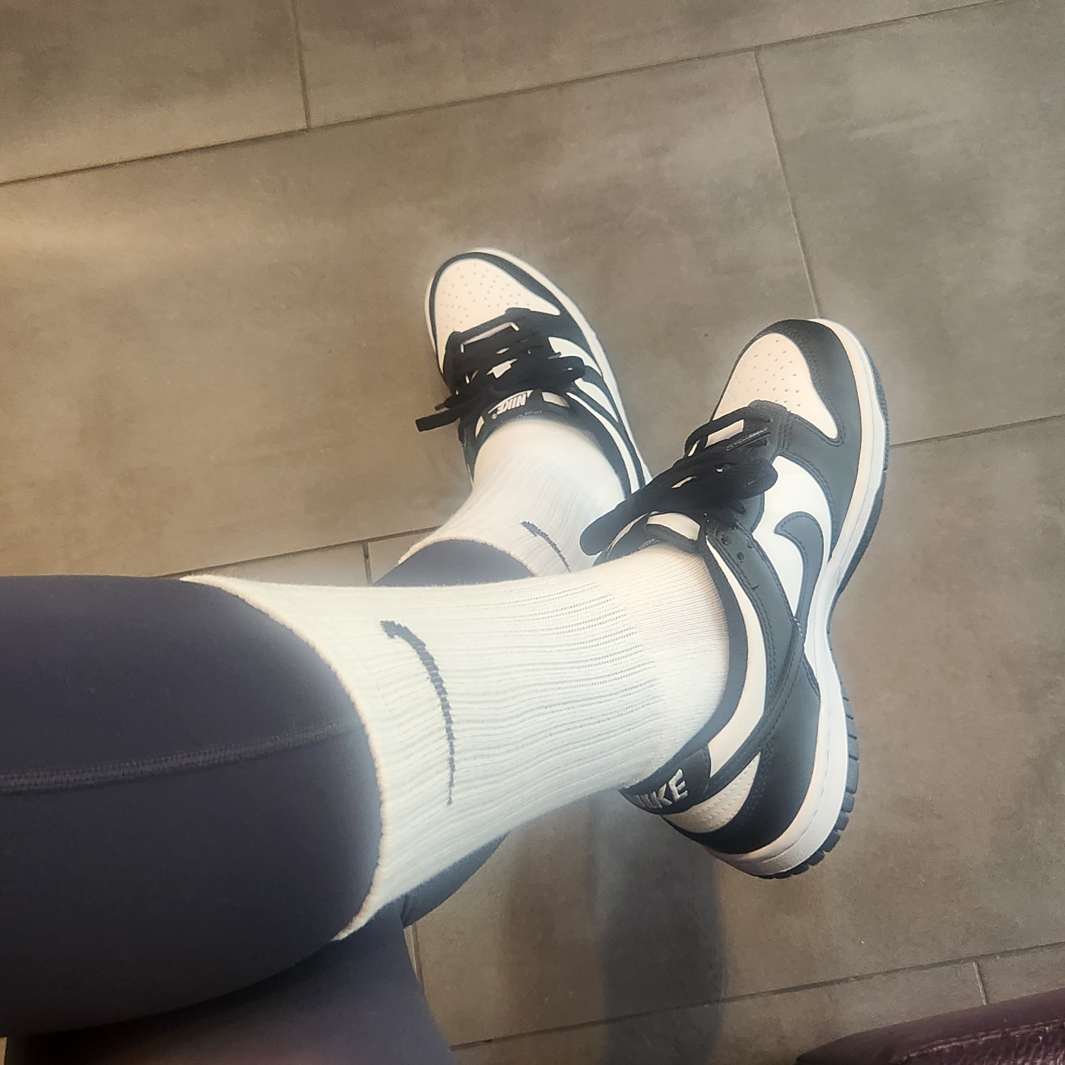 (GS) Nike Dunk Low Black 착용 스타일