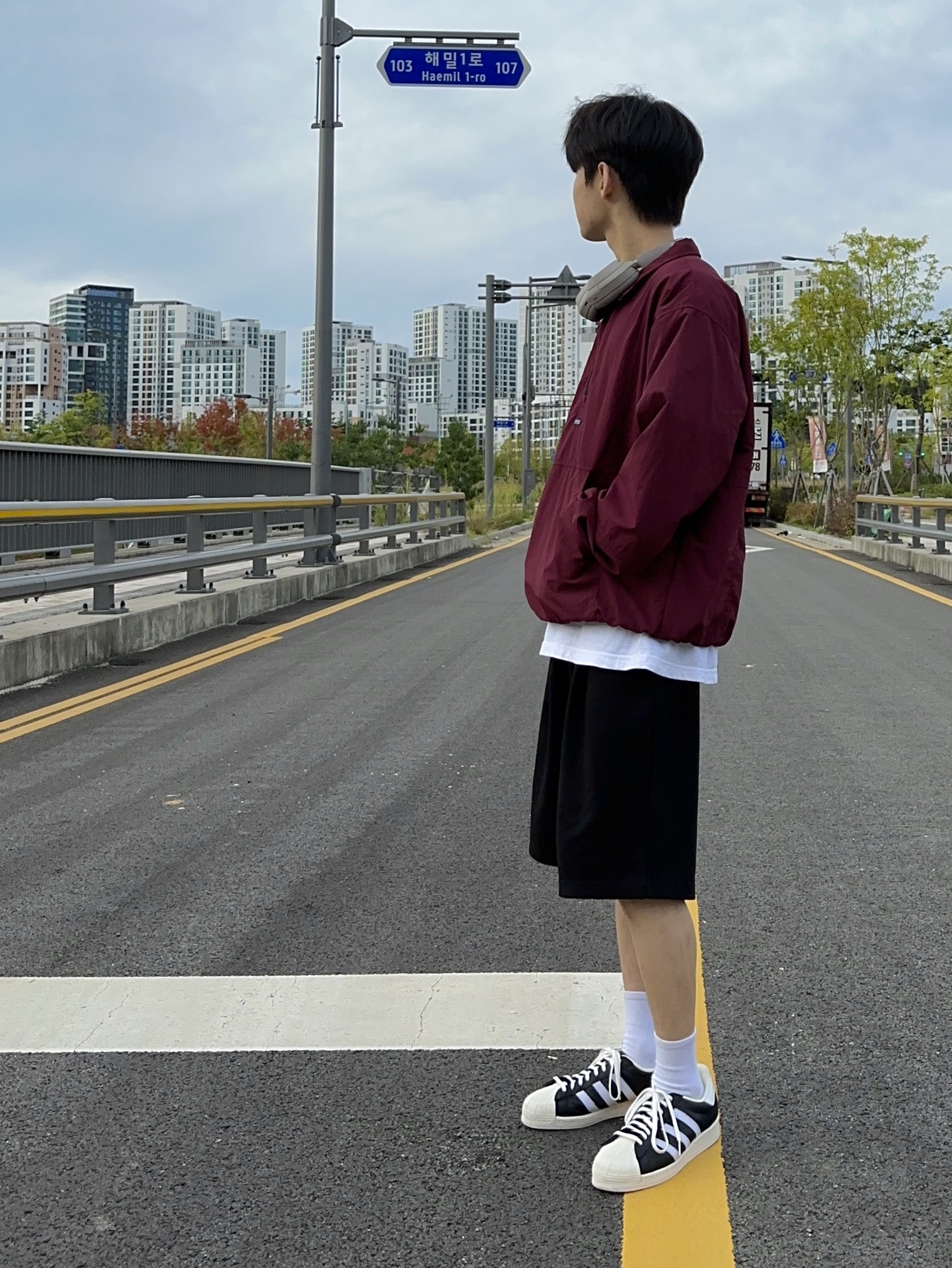 Adidas Superstar 82 FI Core Black, Adidas Superstar 82 Black White 착용 스타일 - 3