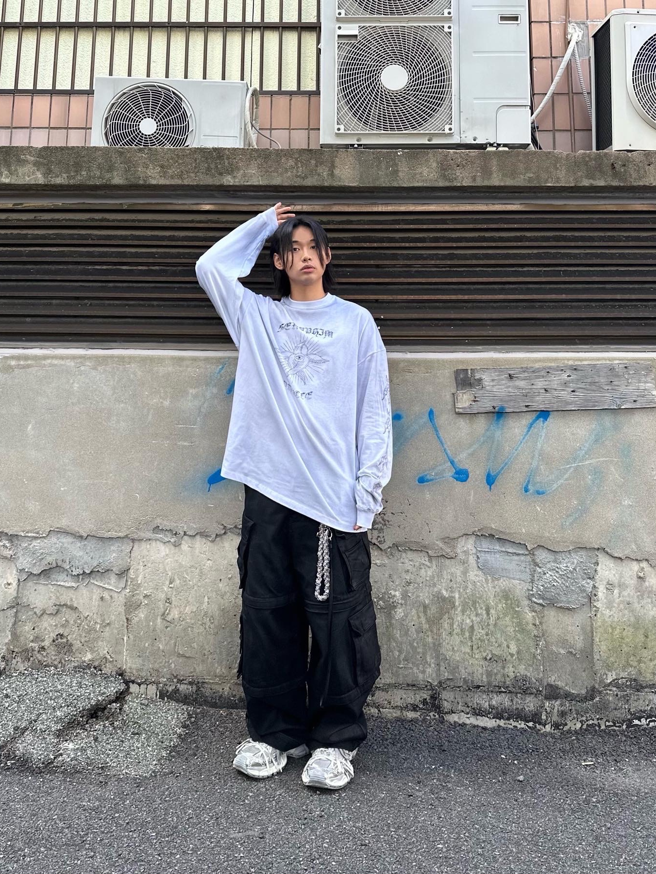 Project G/R Oversized Convertible Cargo Pants Coated Black, Balenciaga 3XL Sneakers Light Beige 착용 스타일 - 3