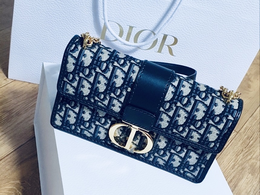 Dior 30 Montaigne Chain Bag Blue Dior Oblique Jacquard 착용 스타일 - 1