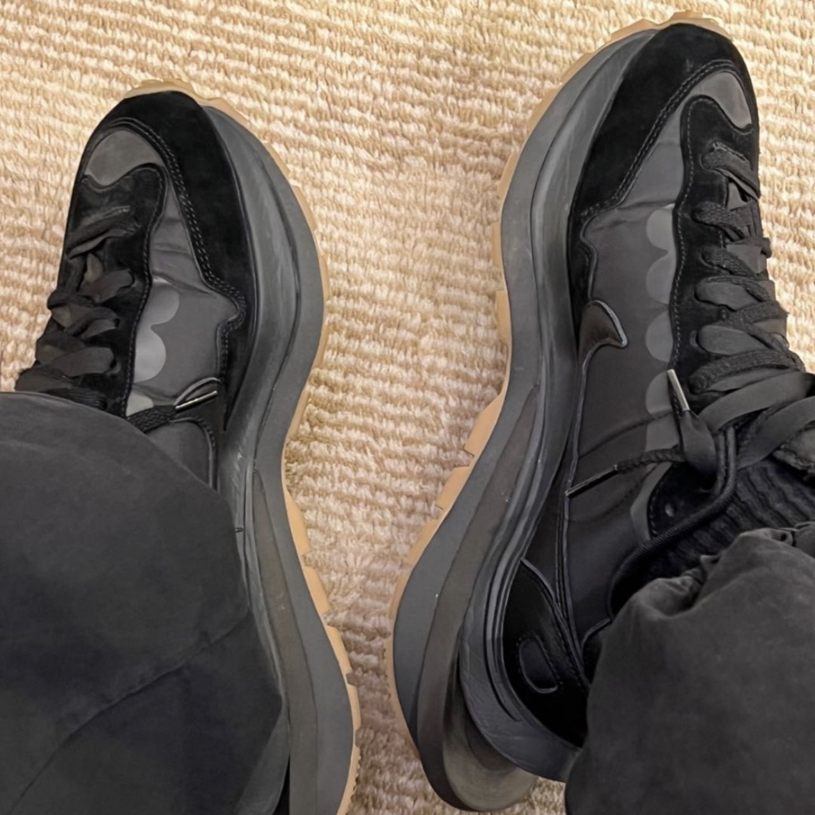 Nike x Sacai VaporWaffle Black and Gum 착용 스타일