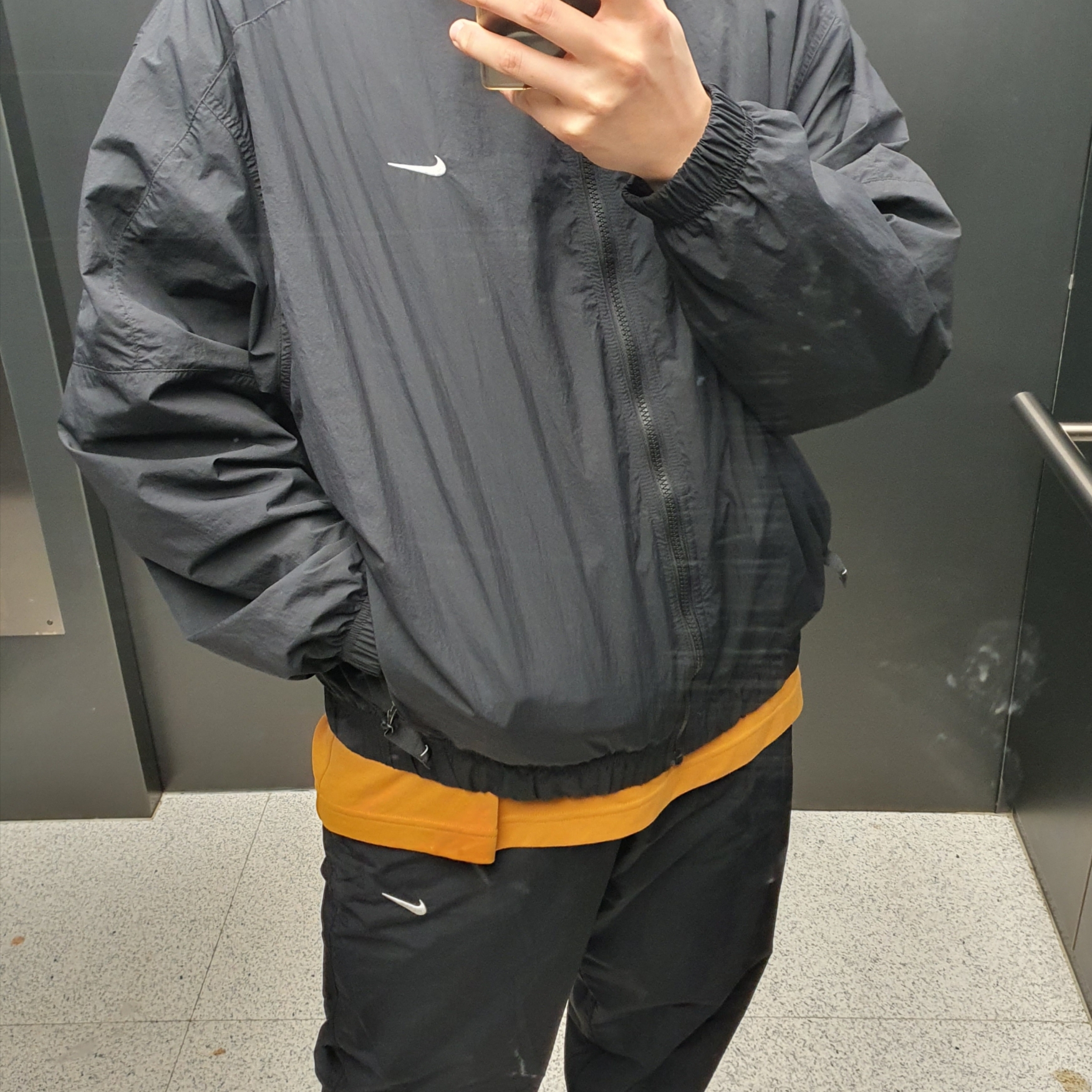 Nike NRG Solo Swoosh Woven Track Pants Black White - Asia, Nike NRG Solo Swoosh Woven Track Jacket Black - US/EU 착용 스타일