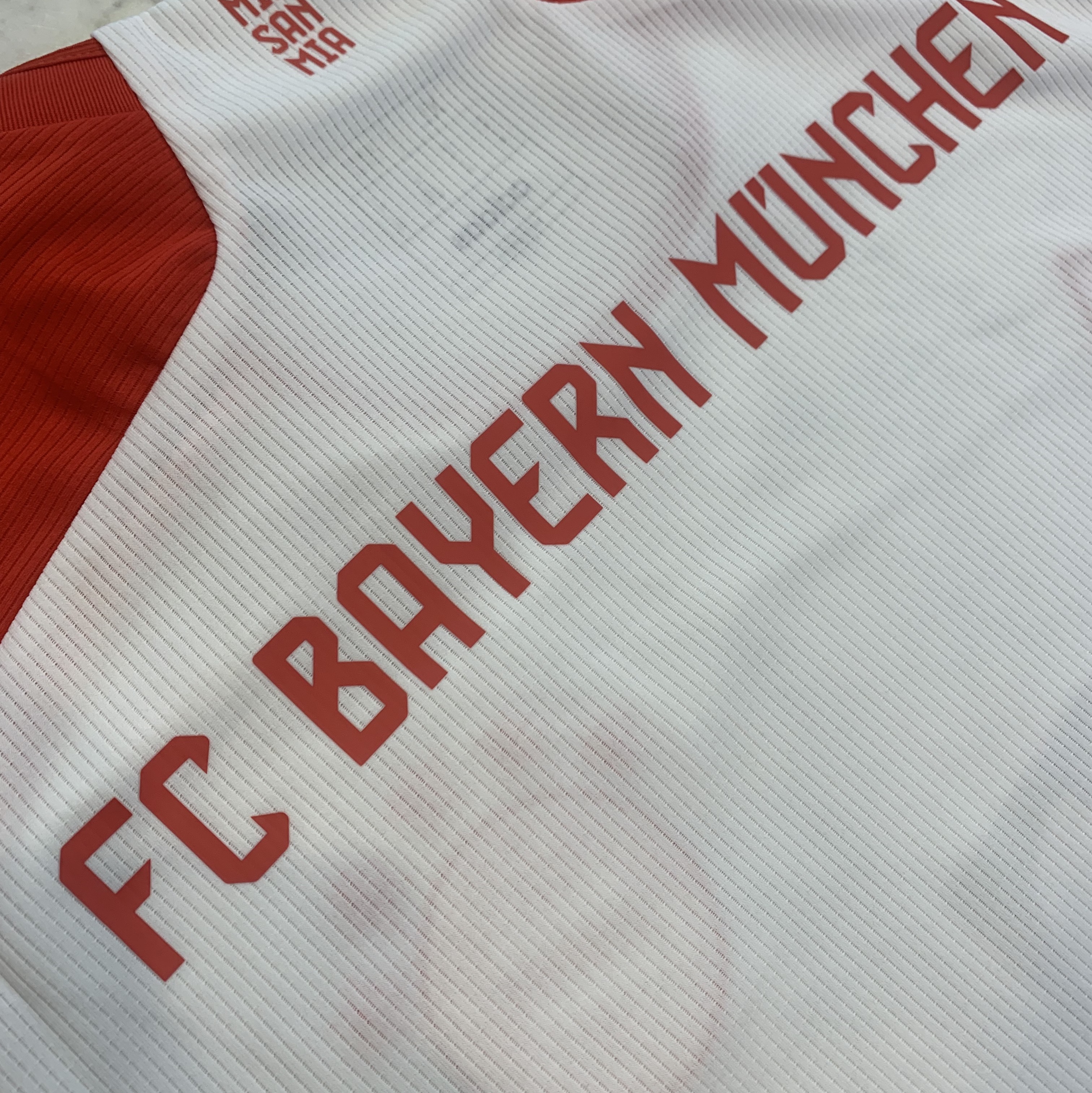 Adidas Bayern Munchen 2023/24 Home Jersey White Red - US Sizing (Non Marking Ver.) 착용 스타일 - 3