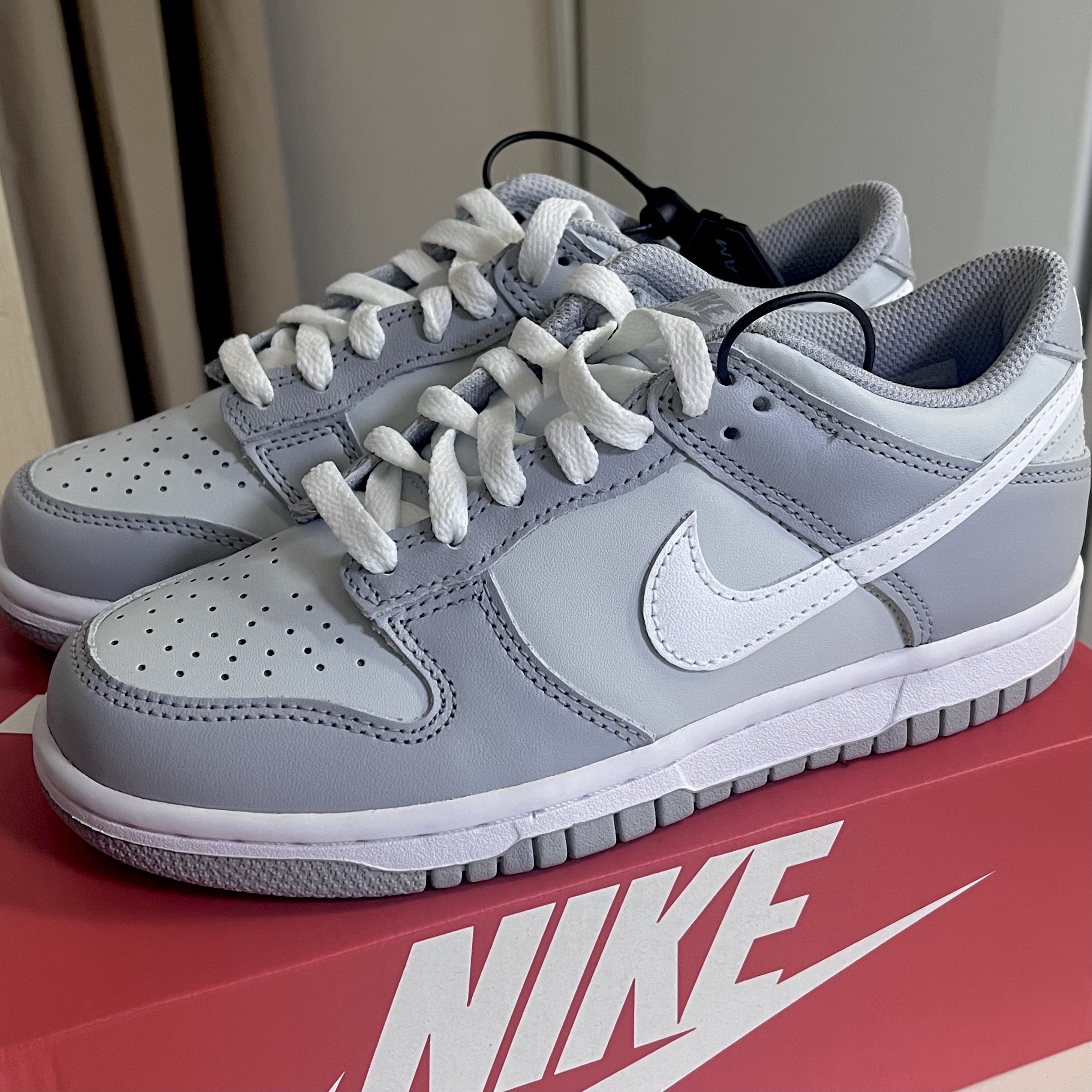 (GS) Nike Dunk Low Wolf Grey 착용 스타일