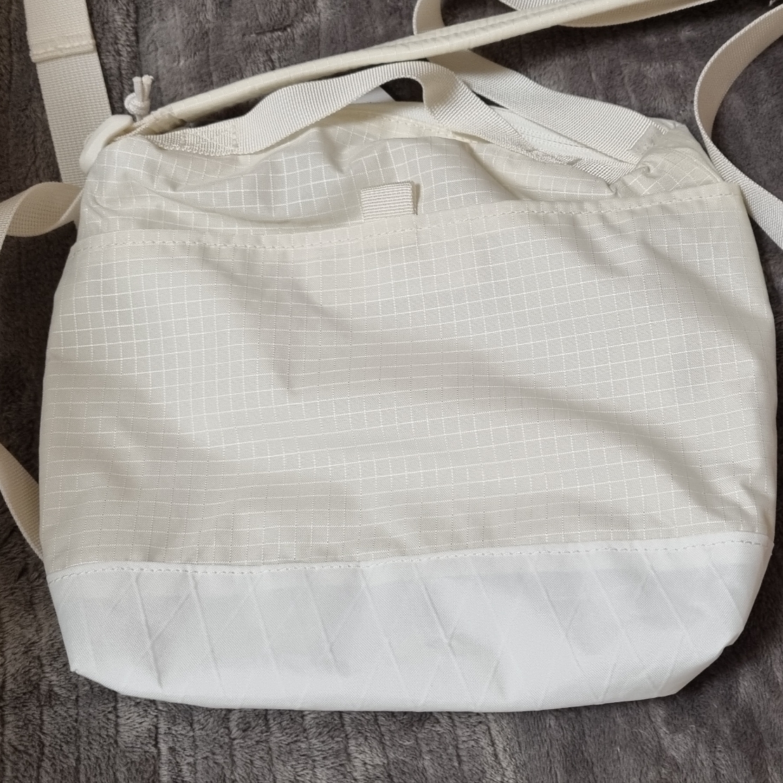 Supreme Shoulder Bag White - 23FW 착용 스타일 - 2