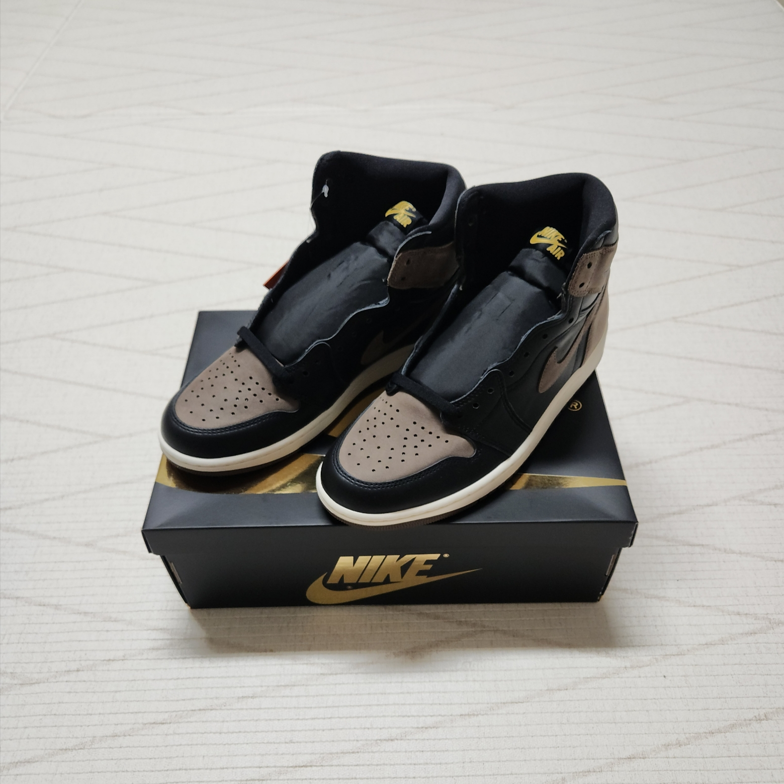 Jordan 1 Retro High OG Palomino 착용 스타일 - 1