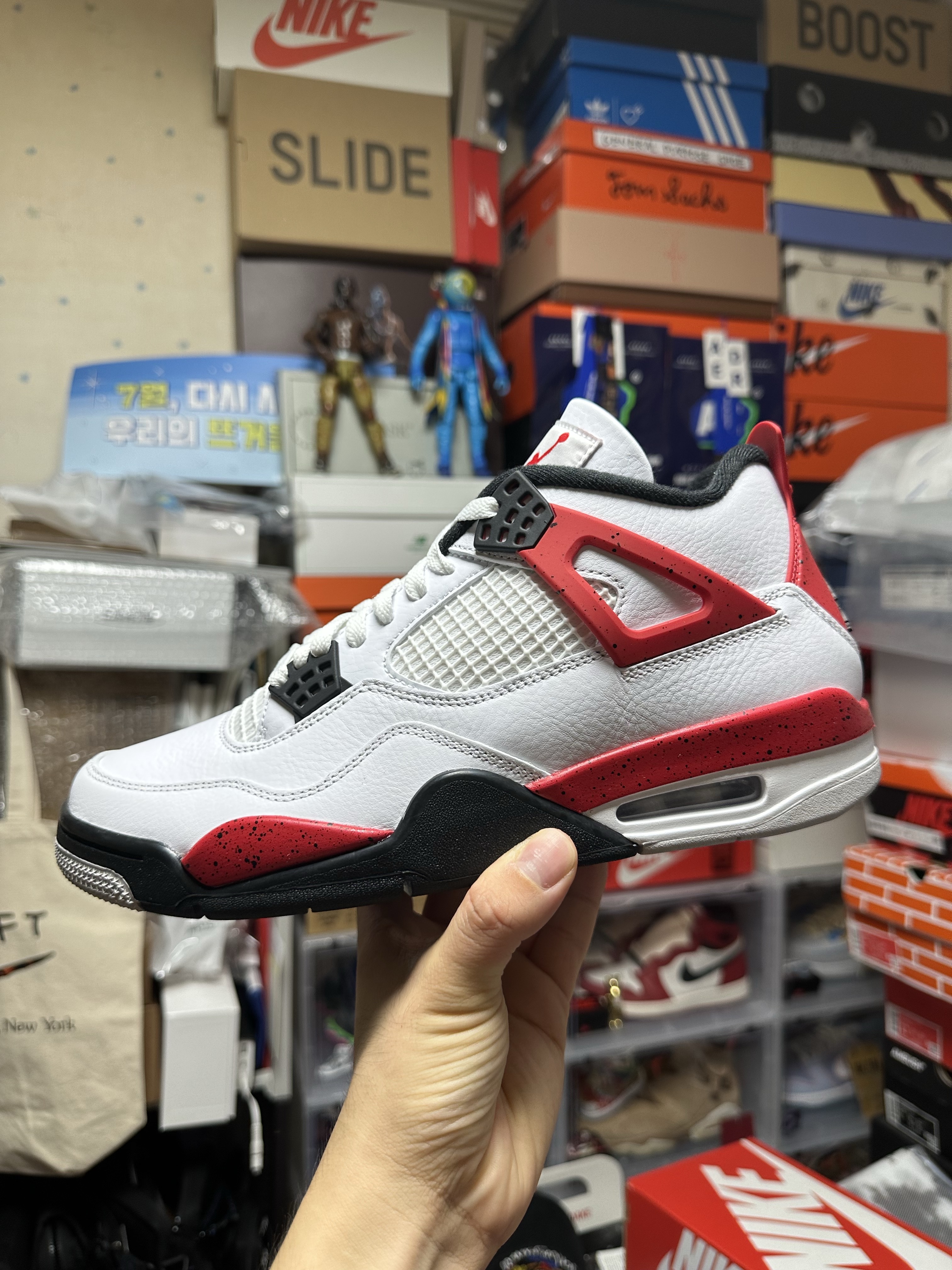 Jordan 4 Retro Red Cement 착용 스타일