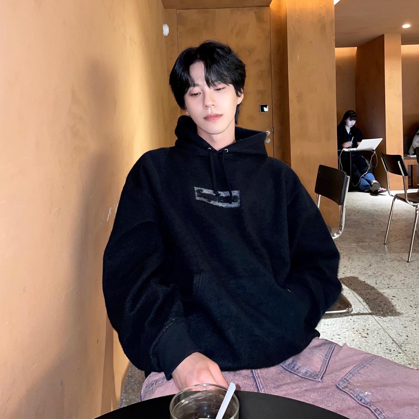 Supreme Inside Out Box Logo Hooded Sweatshirt Black - 23SS 착용 스타일 - 2