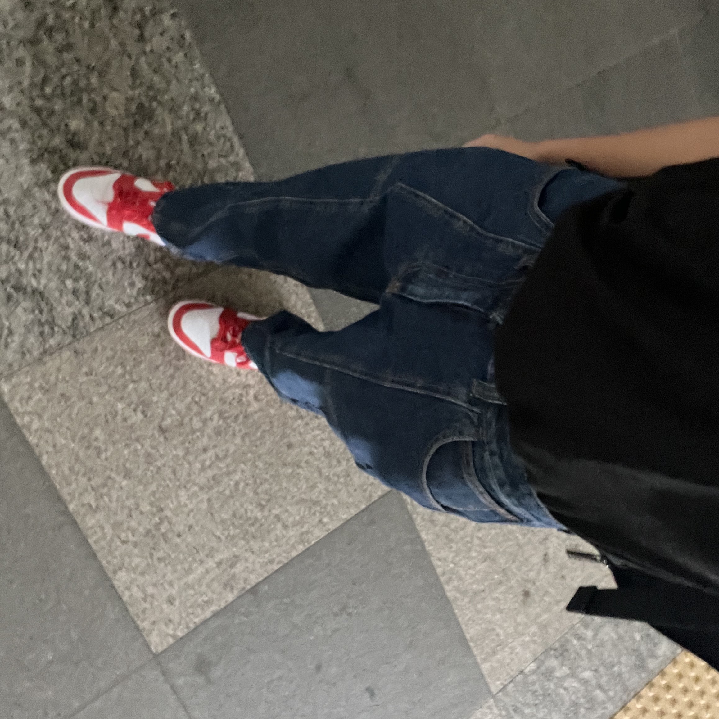 Nike Dunk Low SP White and University Red 2023 착용 스타일 - 2