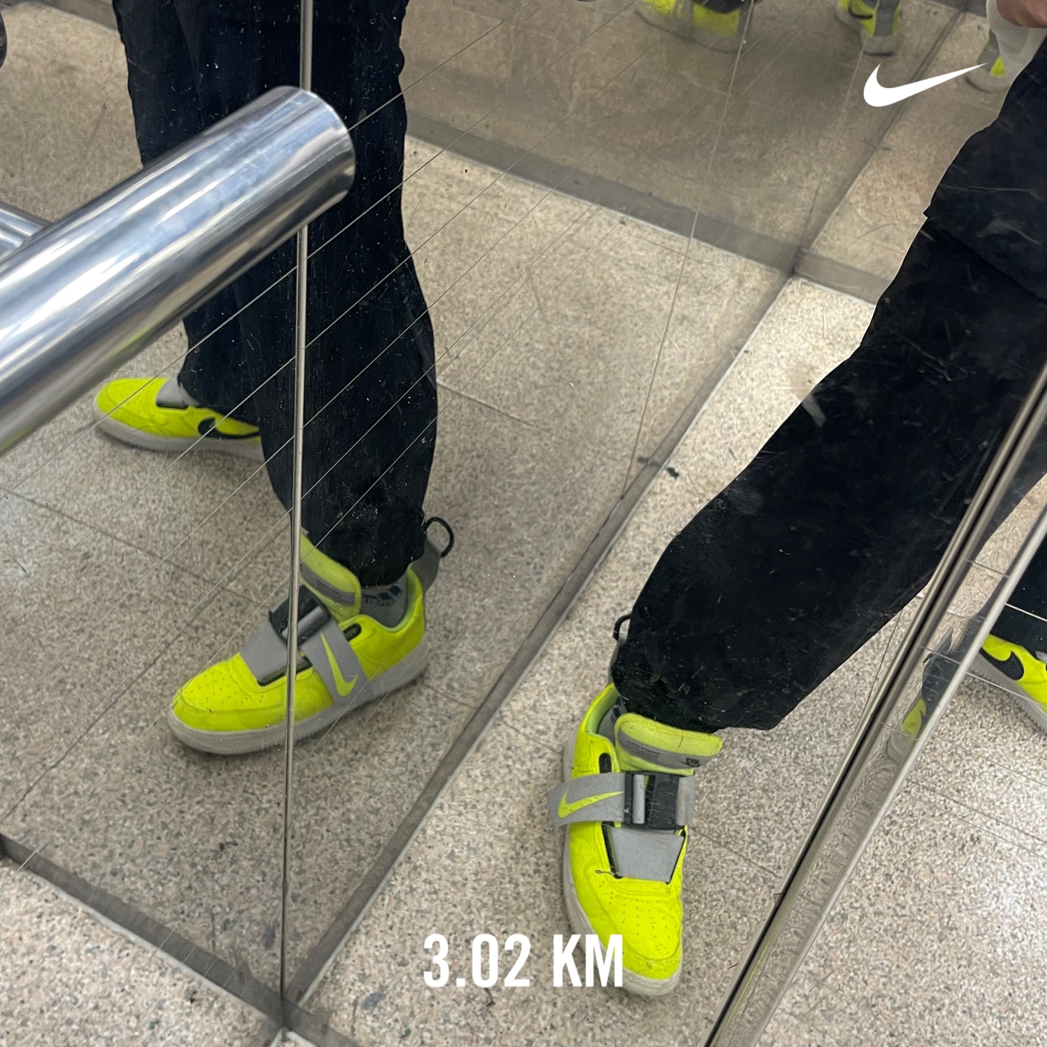 Nike Air Force 1 Utility Volt 착용 스타일