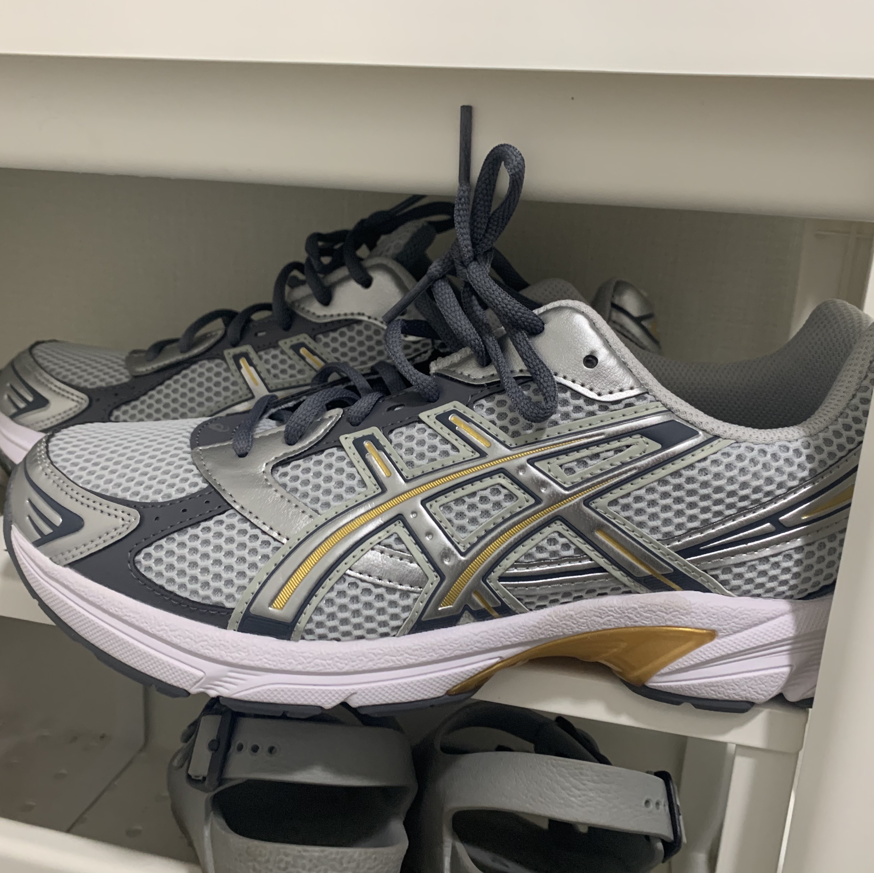 Asics Gel-1130 Polar Shade Pure Silver 착용 스타일