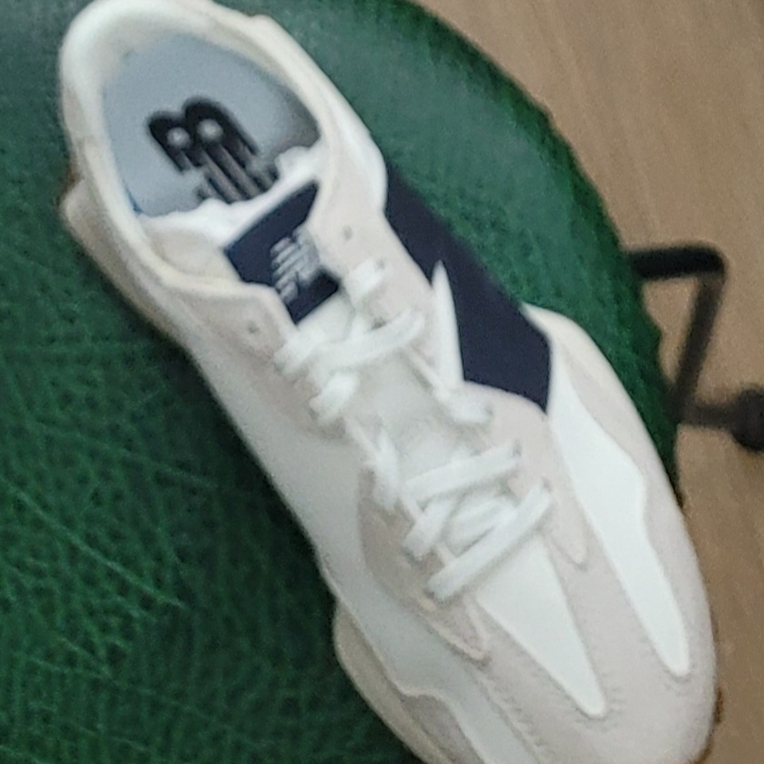 (W) New Balance 327 Beige Gum 착용 스타일
