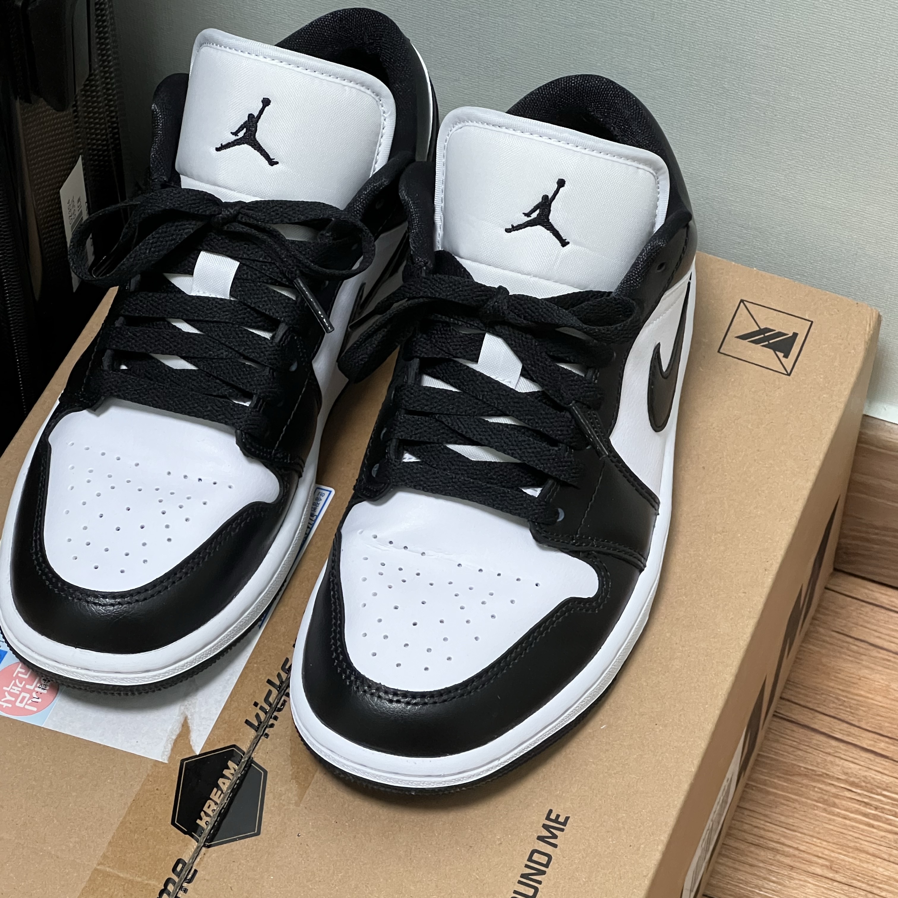 (W) Jordan 1 Low Black and White 착용 스타일