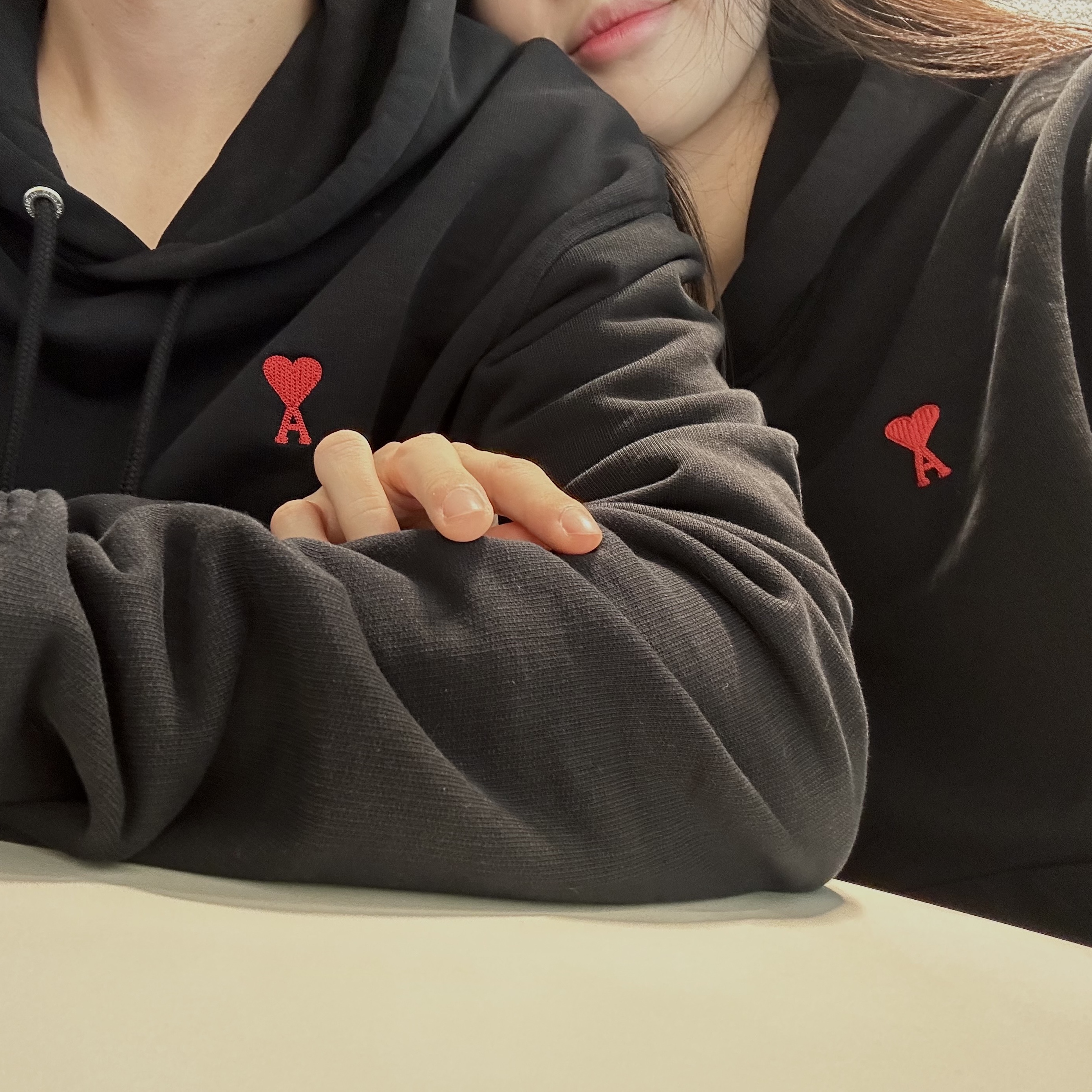 AMI de Coeur Hoodie Black - 22SS 착용 스타일