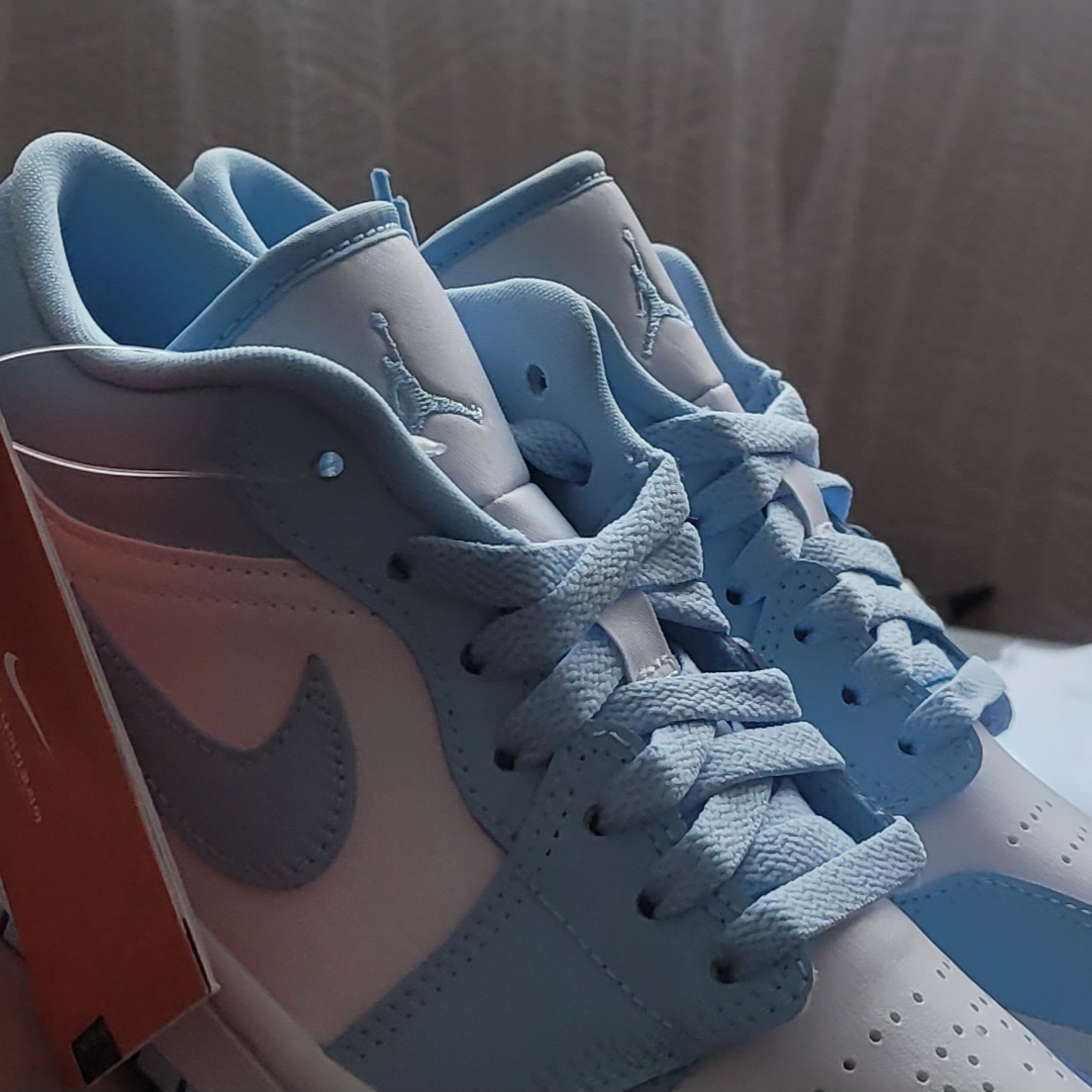 (W) Jordan 1 Low White Ice Blue 착용 스타일