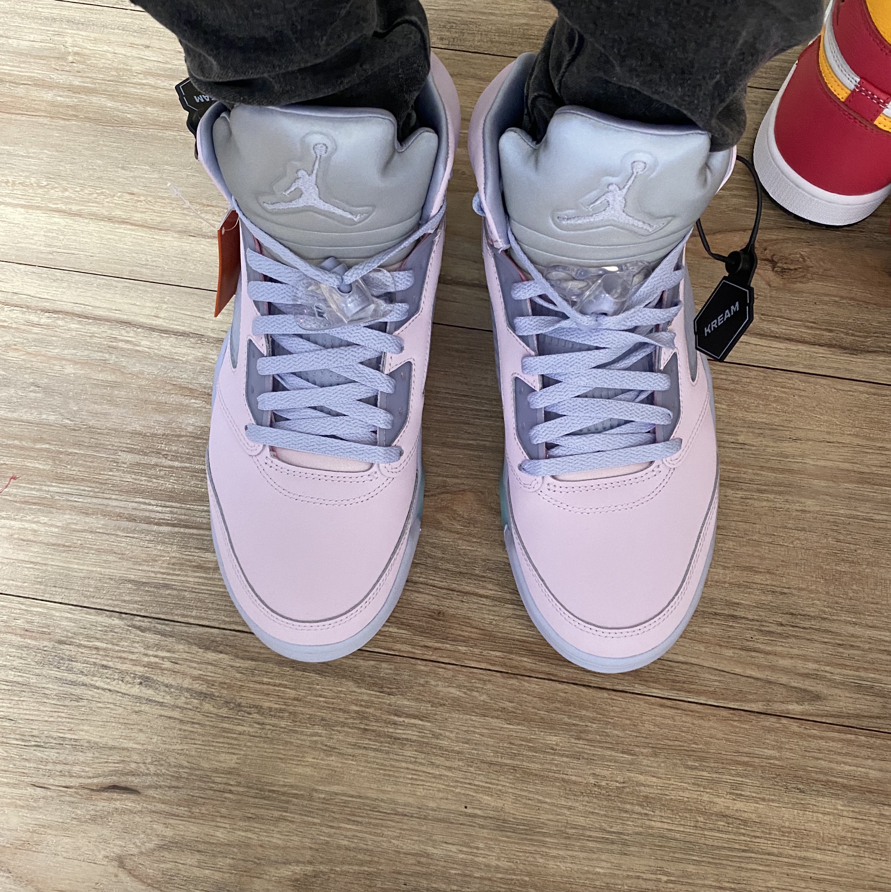Jordan 5 Retro SE Regal Pink 착용 스타일 - 2