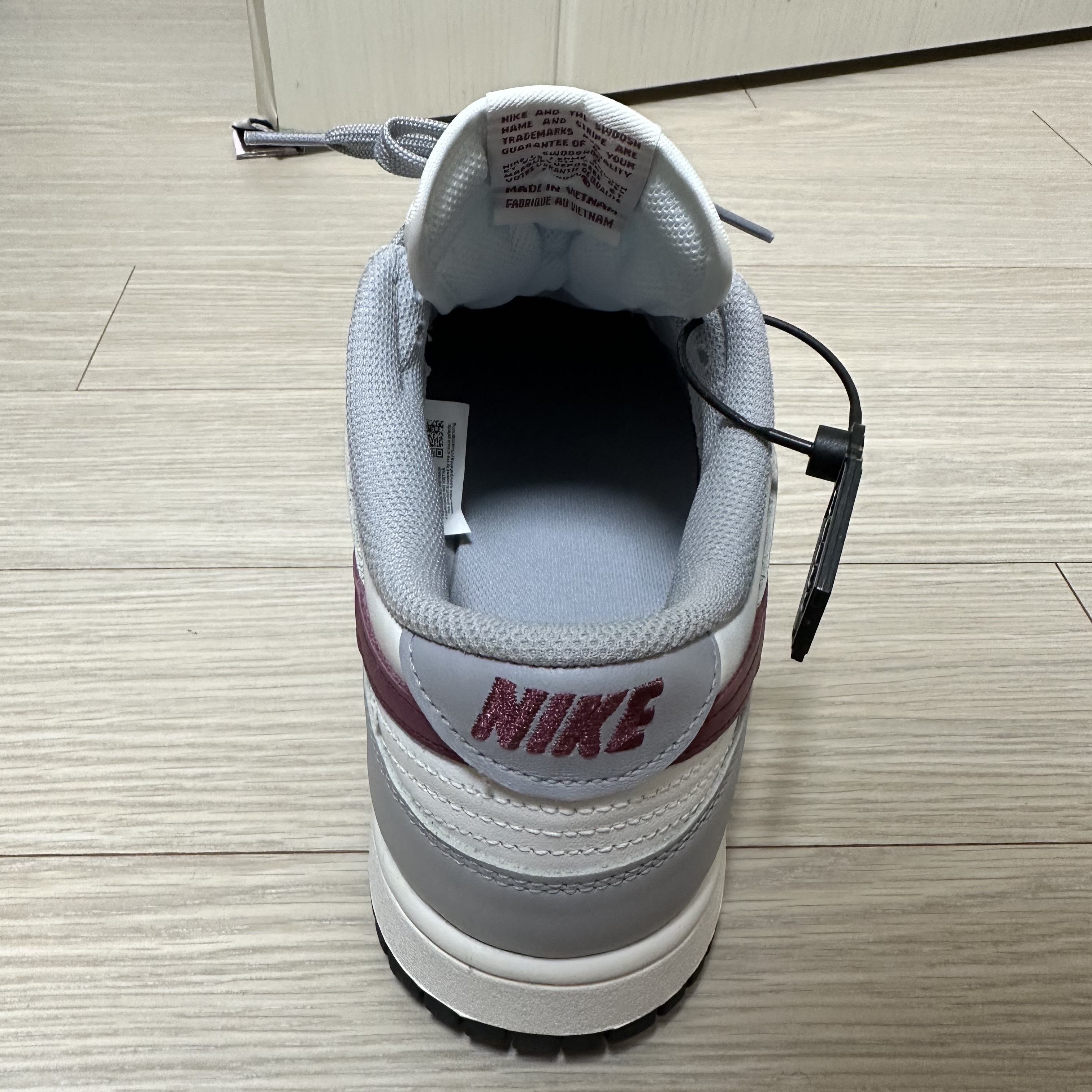 (W) Nike Dunk Low Wolf Grey Rosewood 착용 스타일 - 2