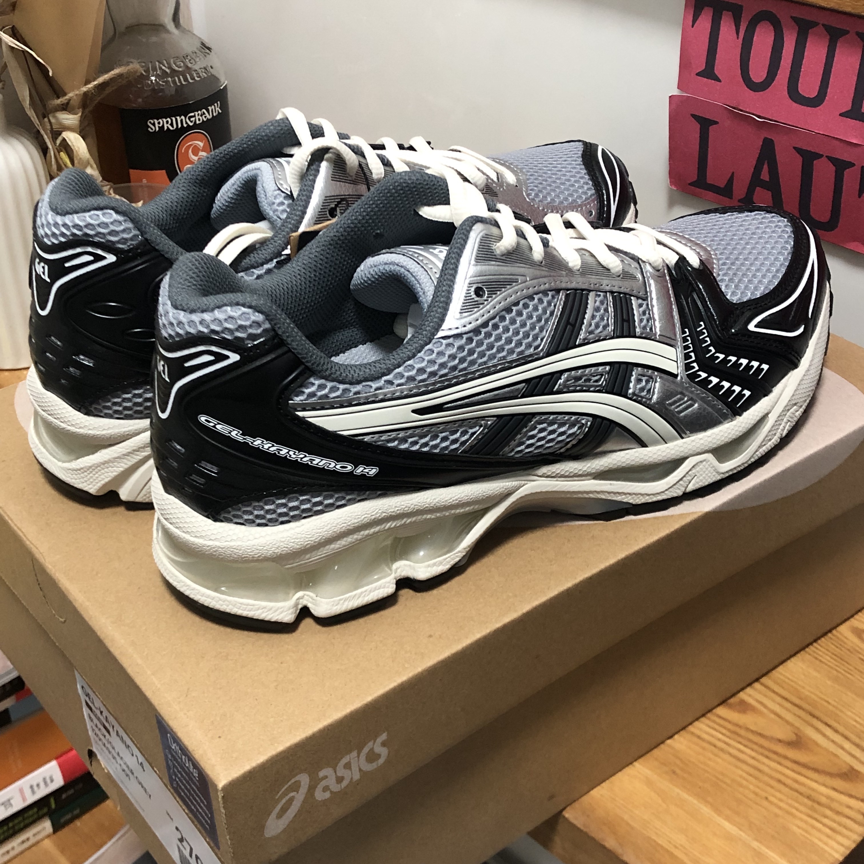 Asics Gel-Kayano 14 Black Glacier Grey 착용 스타일