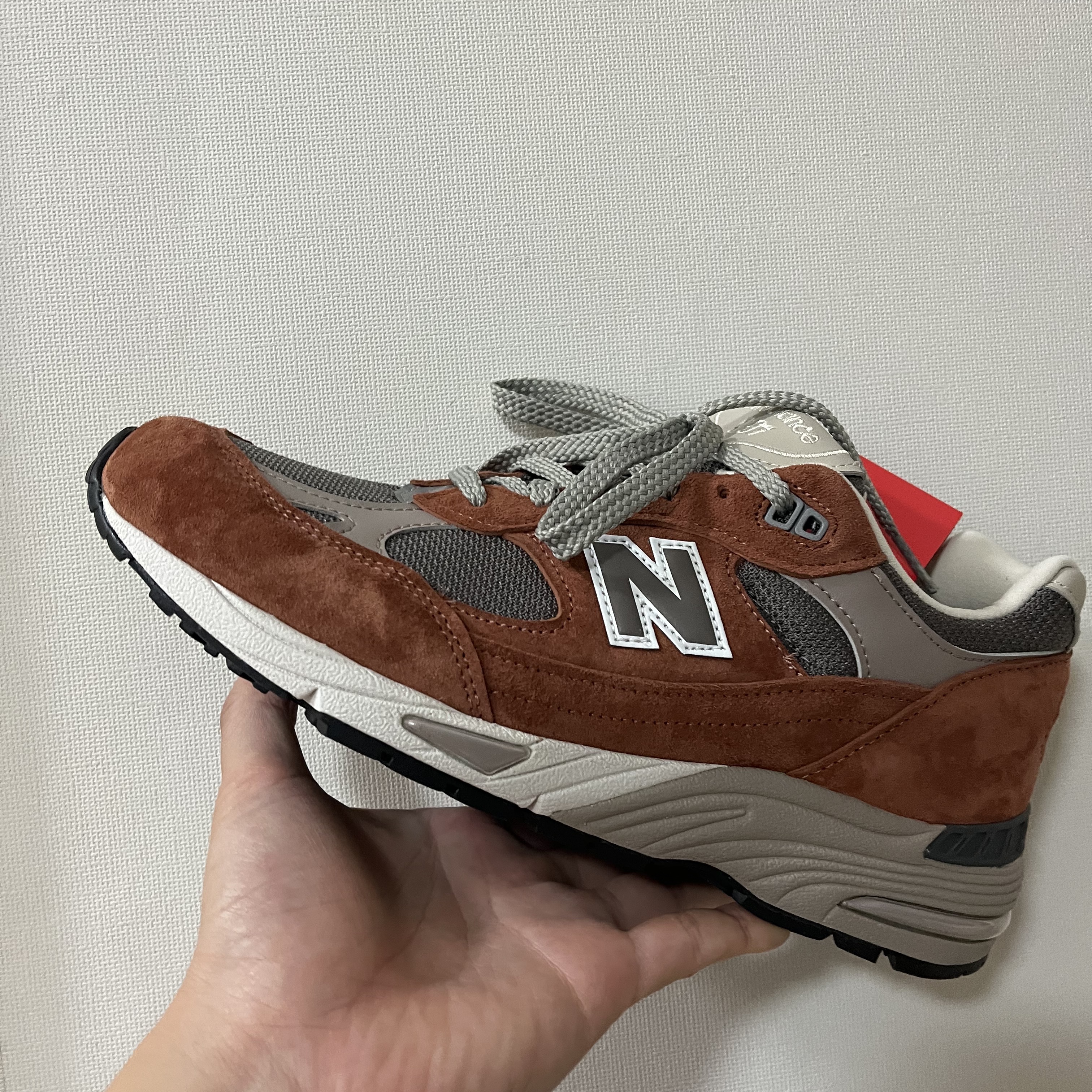 New Balance 991 Made in UK Sequoia Falcon 착용 스타일