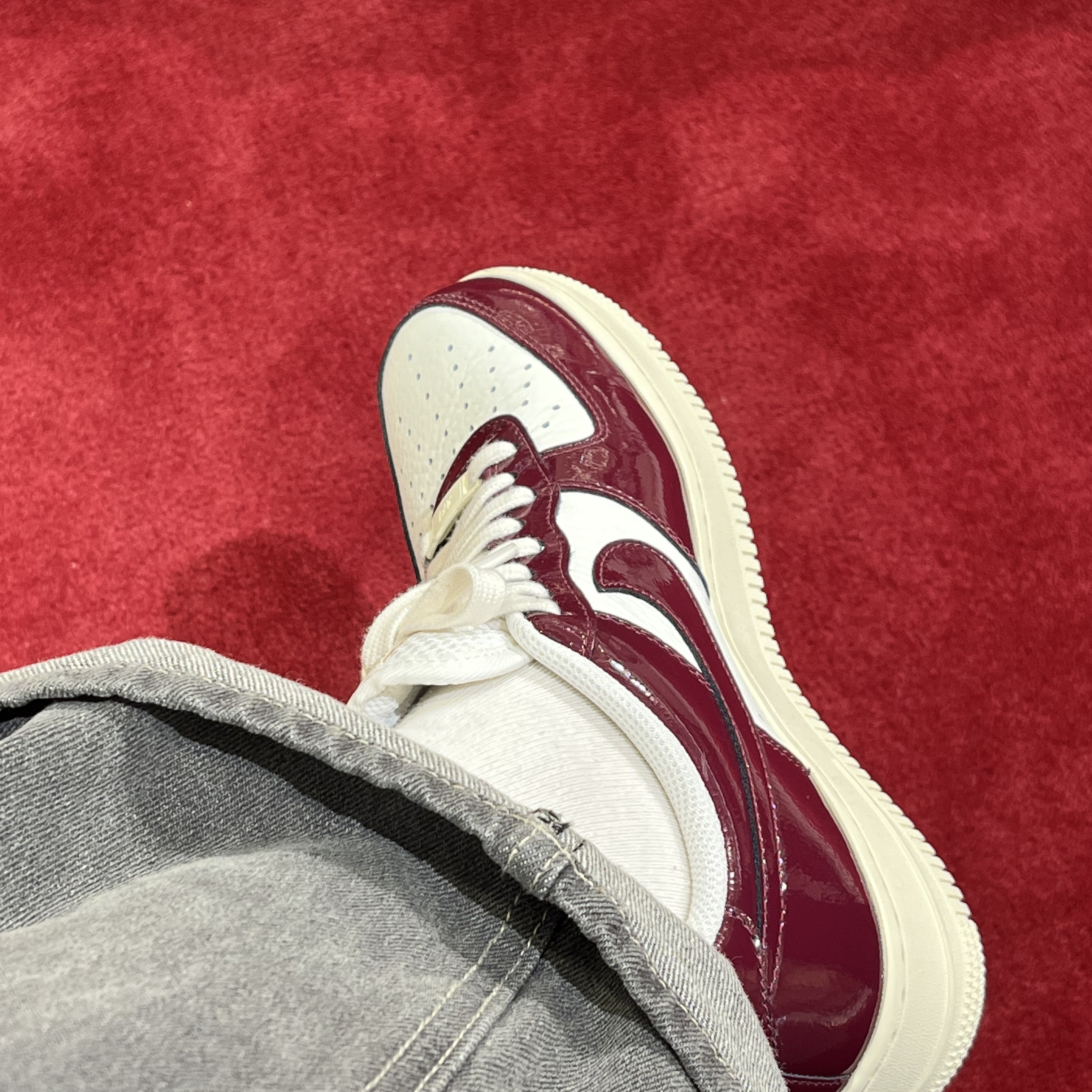 (W) Nike Air Force 1 Low Dark Beetroot 착용 스타일