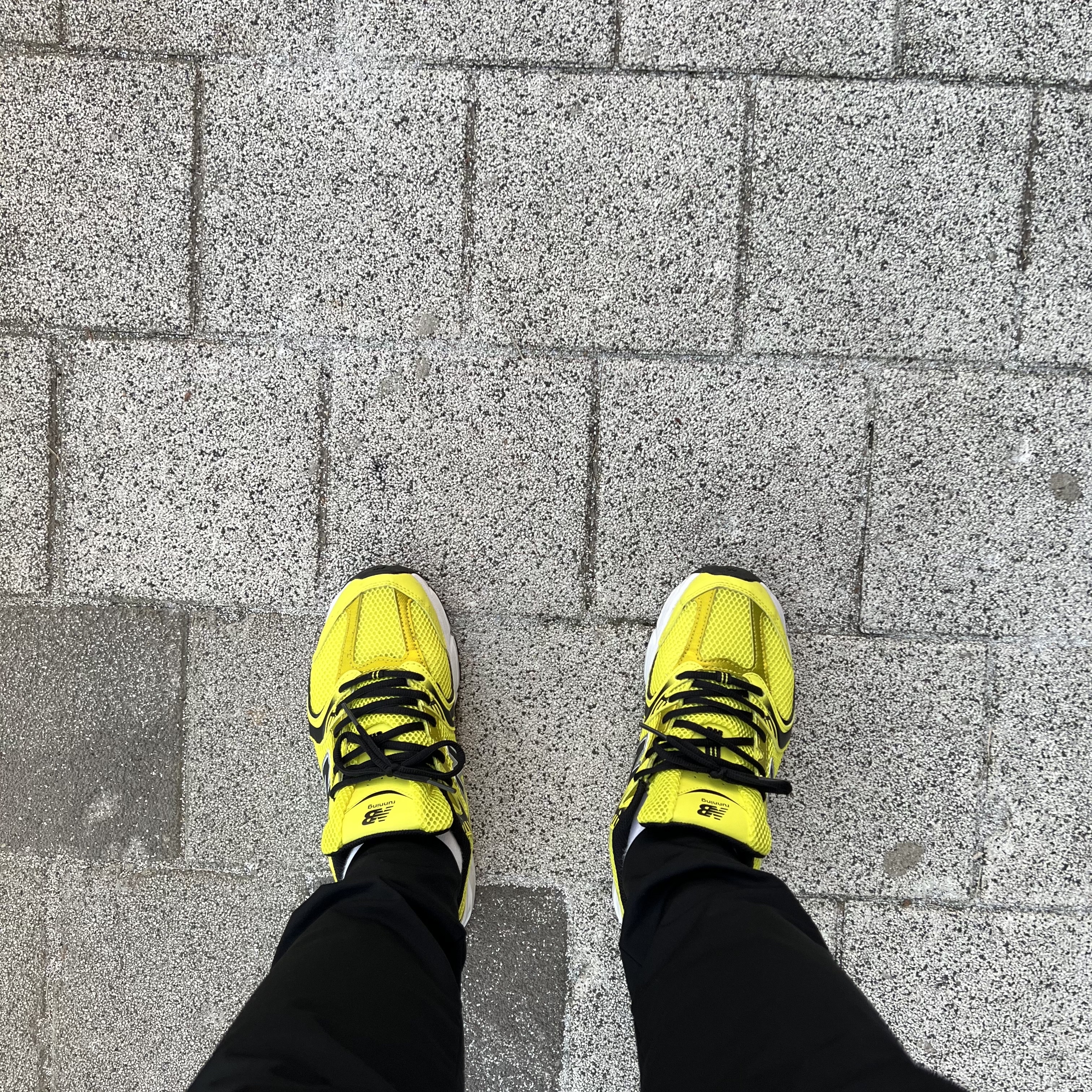 New Balance 530 Yellow 착용 스타일