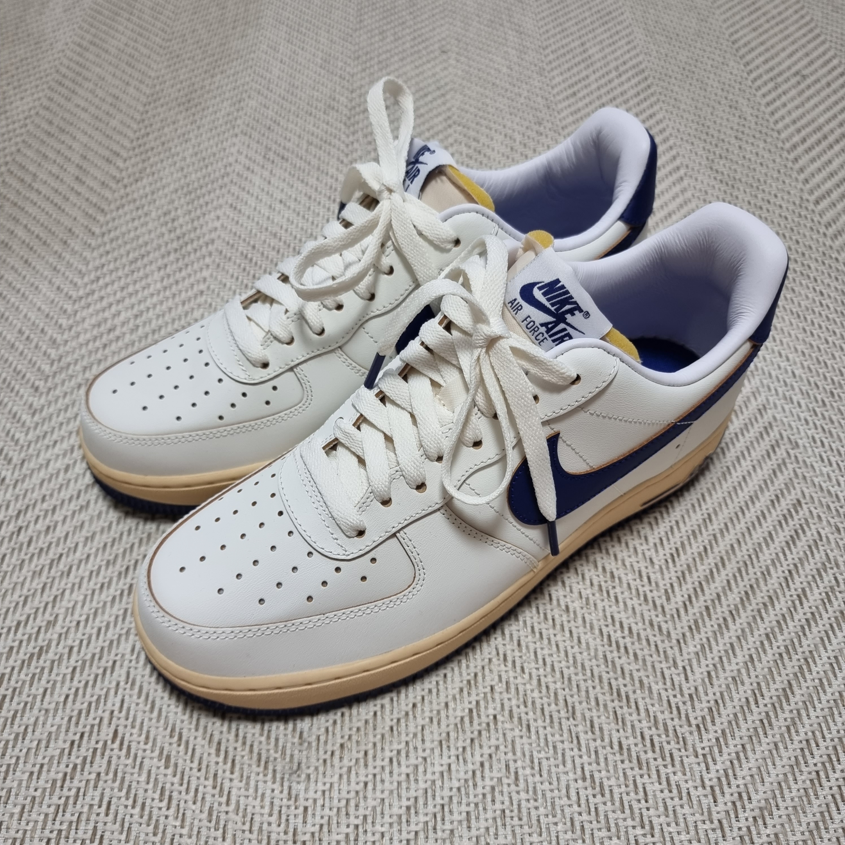 (W) Nike Air Force 1 '07 Sail Pale Vanilla 착용 스타일
