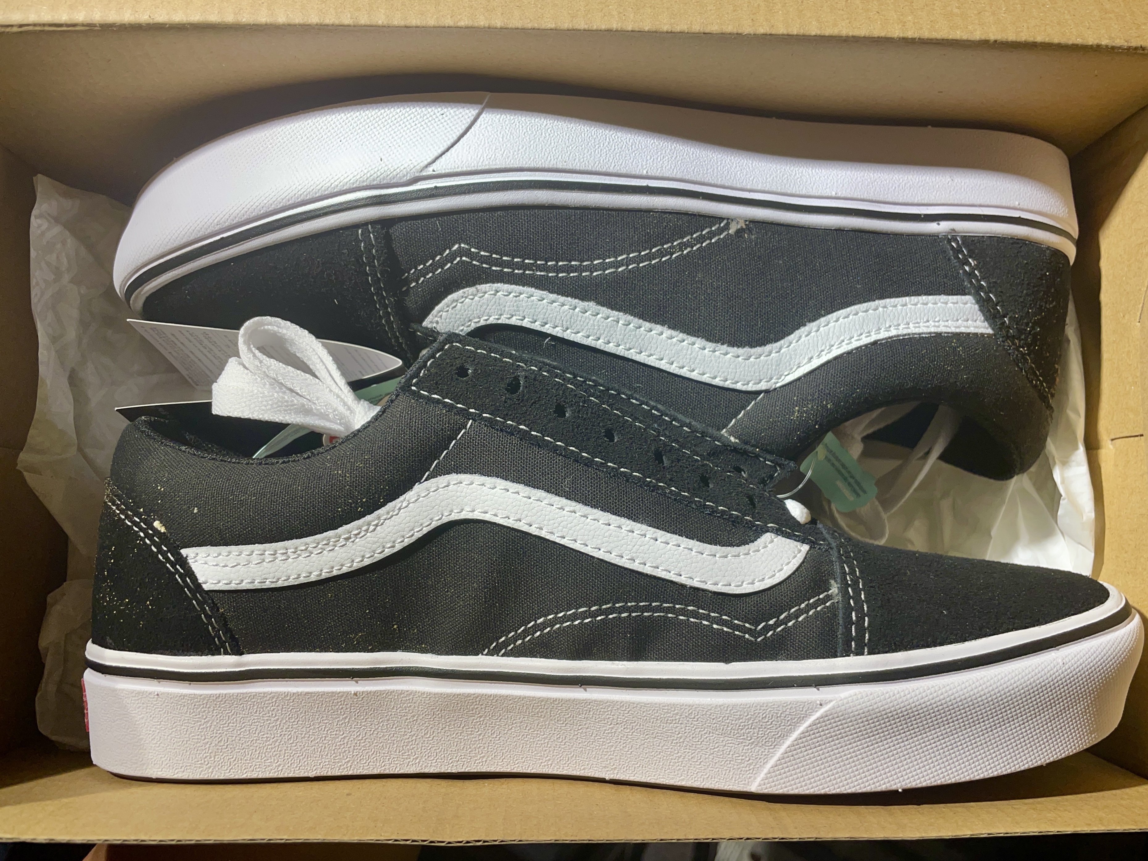 Vans ComfyCush Old Skool Black True white 착용 스타일