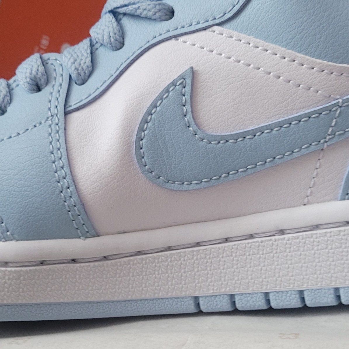 (W) Jordan 1 Low White Ice Blue 착용 스타일