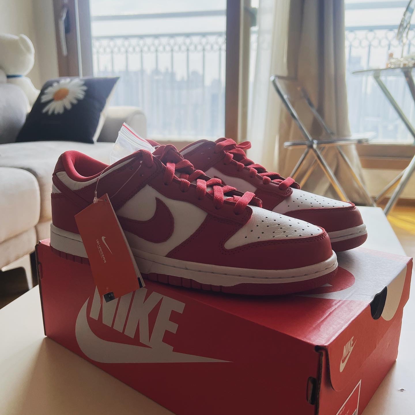 Nike Dunk Low SP White and University Red 2023 착용 스타일 - 1