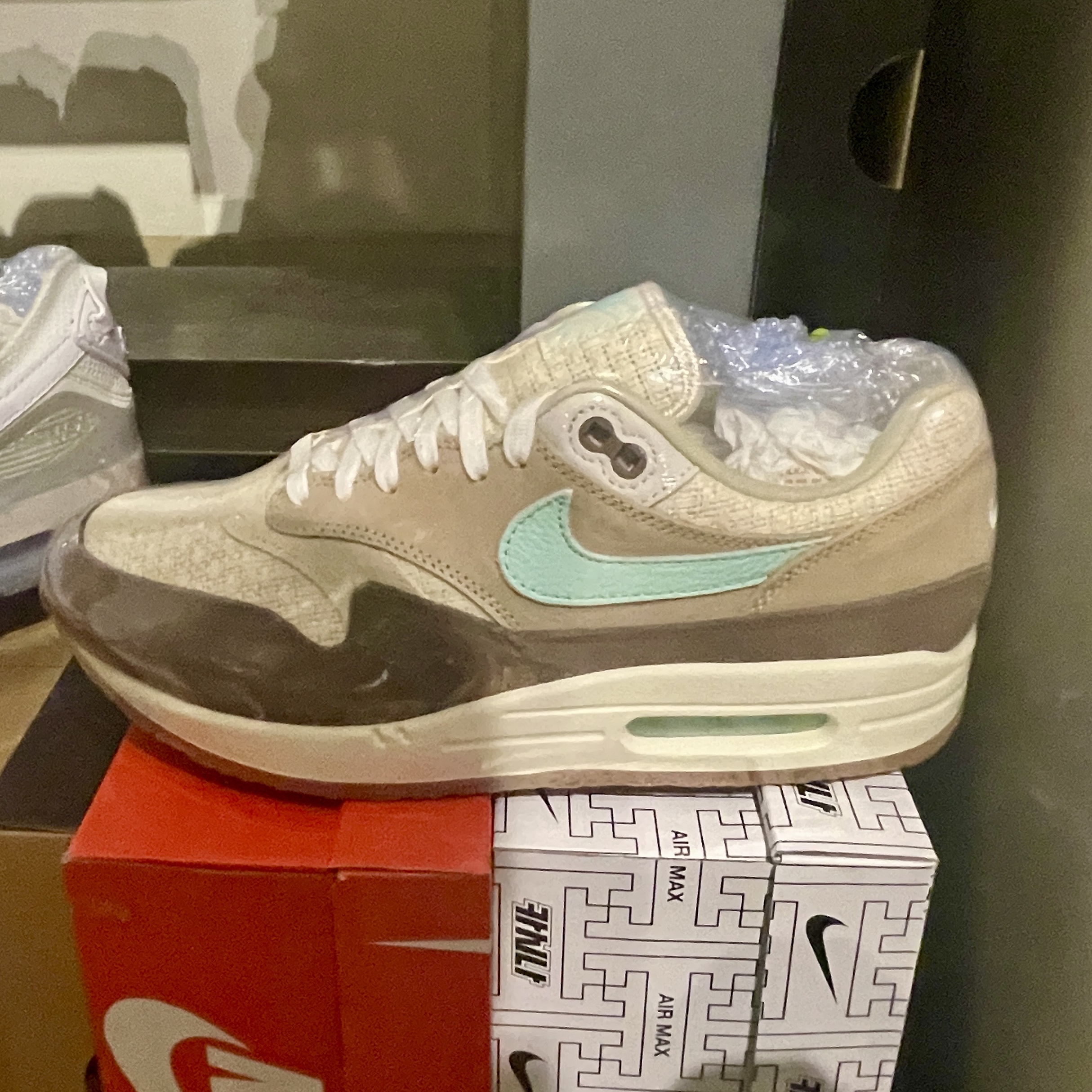 Nike Air Max 1 Premium Crepe Hemp 착용 스타일